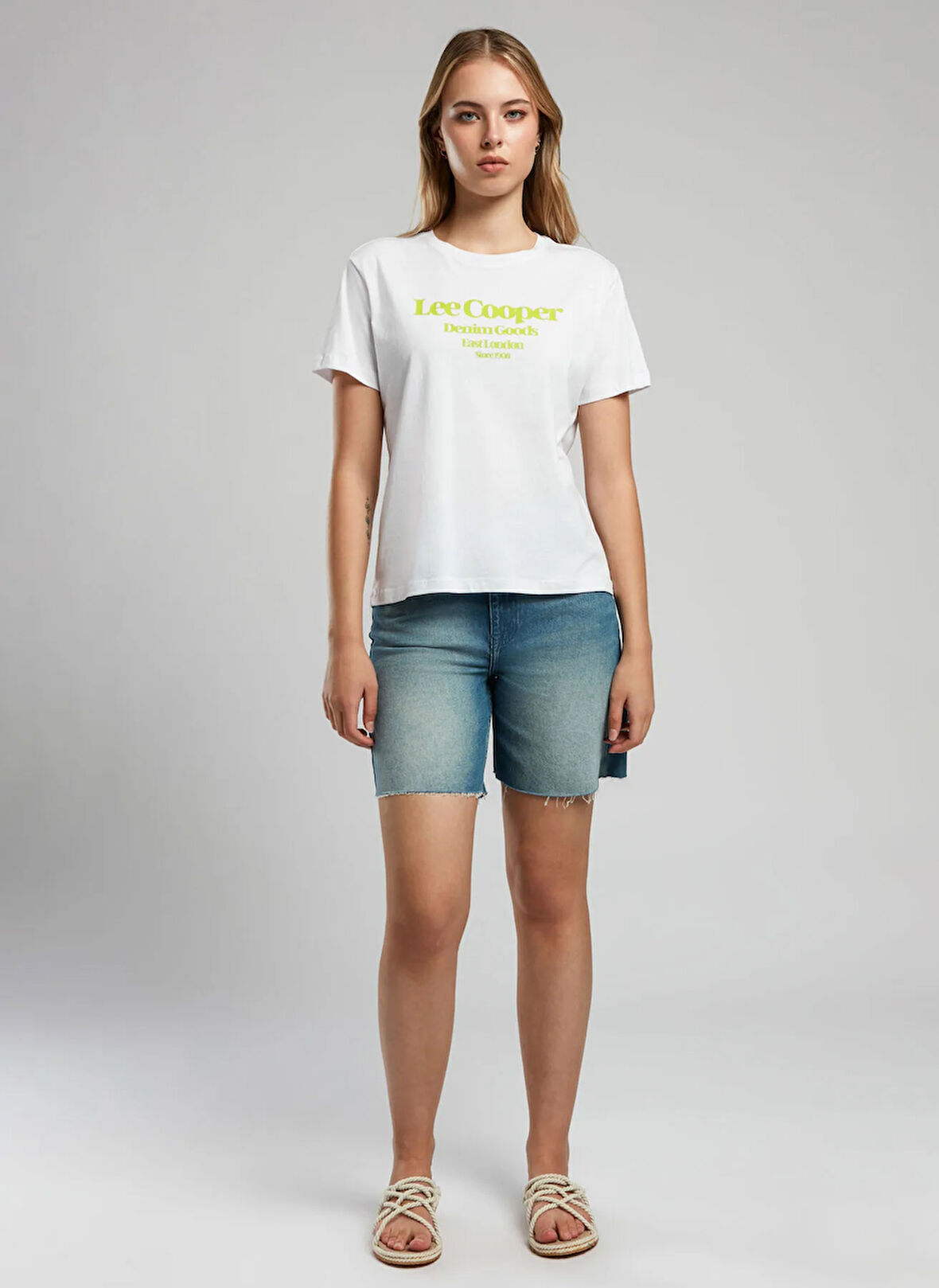 Lee Cooper Bisiklet Yaka Baskılı Beyaz Kadın T-Shirt 252 LCF 242004 BRIGHTON BEYAZ-Y