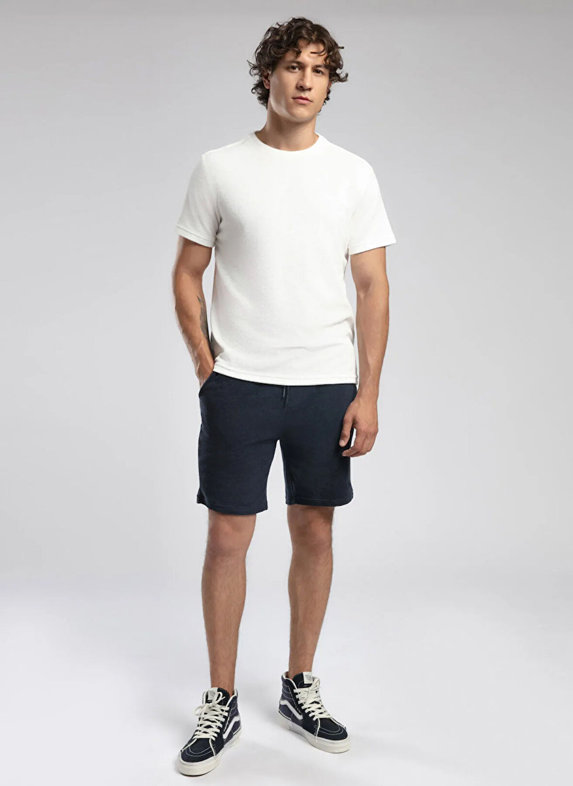 Lee Cooper Yuvarlak Yaka Beyaz Erkek T-Shirt 252 LCM 242008 NAUL BEYAZ