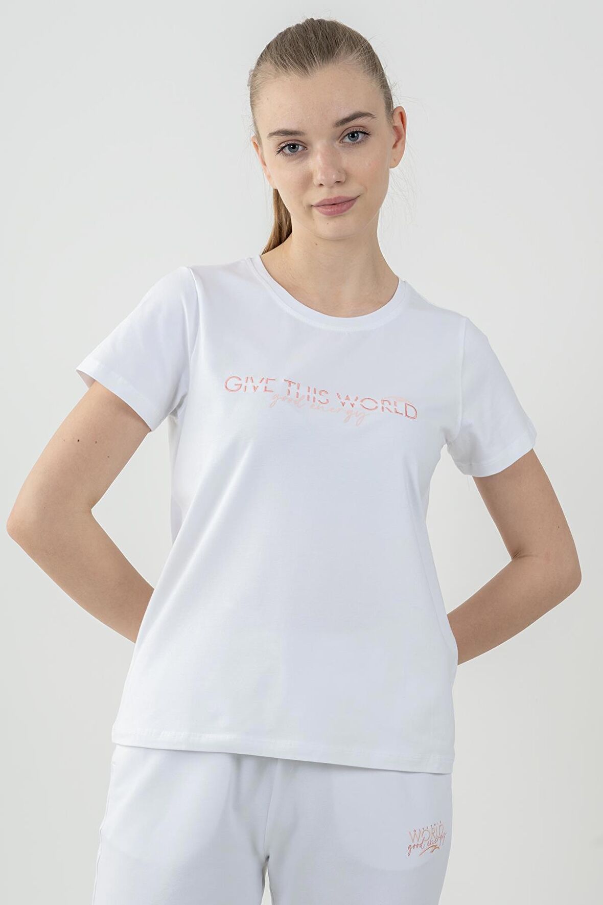 Maraton Sportswear Regular Kadın Bisiklet Yaka  Kısa Kol Basic Beyaz T-Shirt 22011