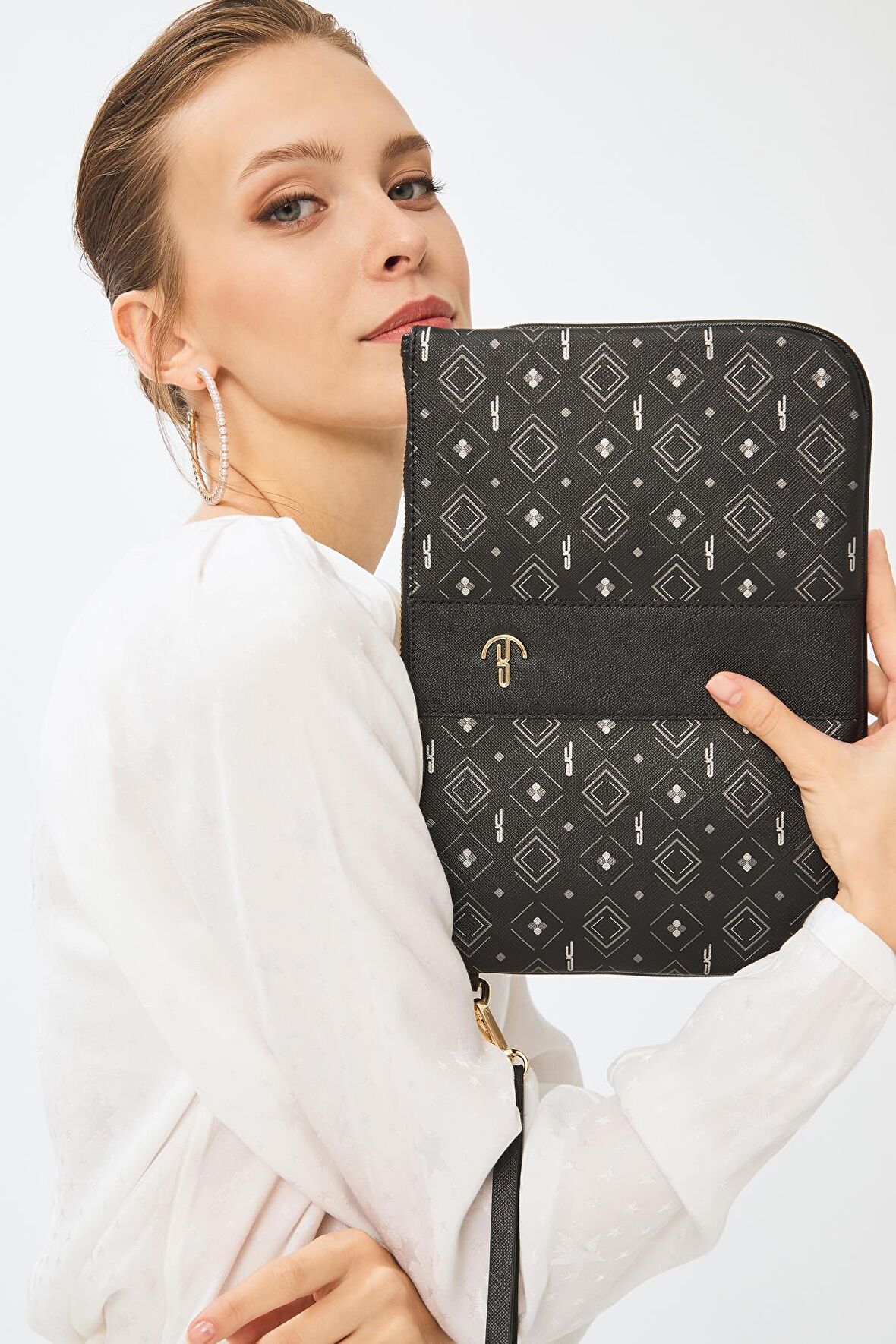 Kadın Basic Clutch Çanta Monogram Desenli Şeritli Logolu Siyah Gri 214002