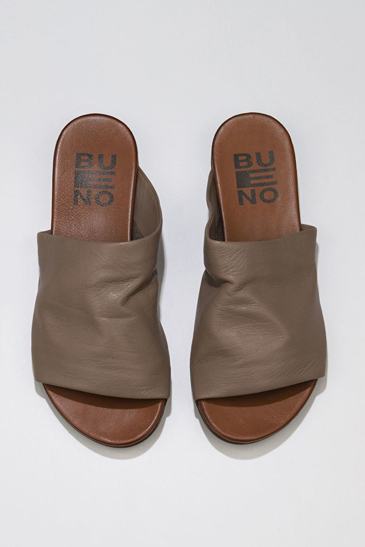 Bueno Shoes Gümüş Deri Kadın Düz Terlik 01wn0204