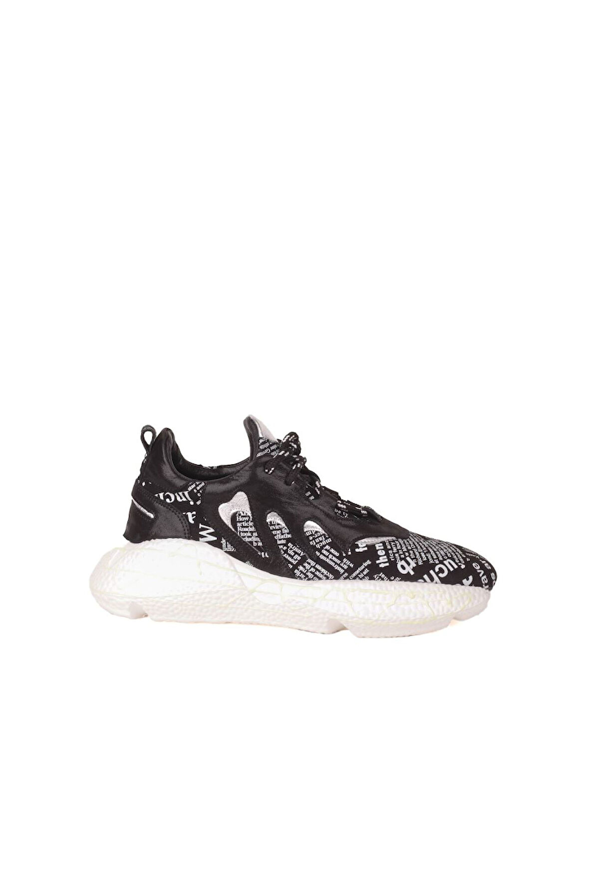 Bueno Shoes Siyah Gazete Deri Kadın Dolgu Topuklu Spor Ayakkabı 01wr7901