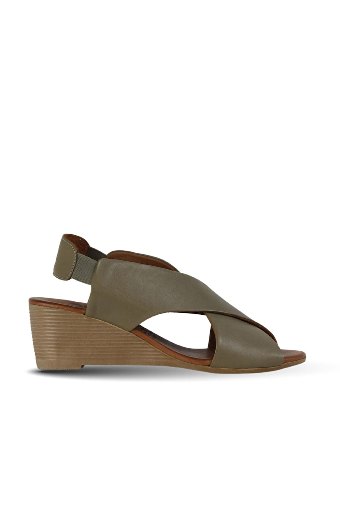 Bueno Shoes Yeşil Deri Kadın Dolgu Topuklu Sandalet 01we4004