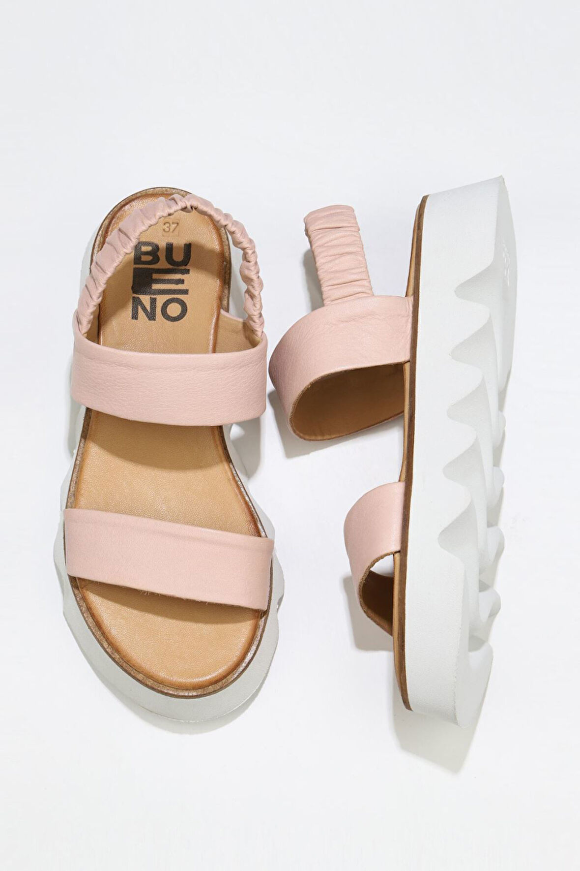 Bueno Shoes Pudra Deri Kadın Dolgu Topuklu Sandalet 01ws8001