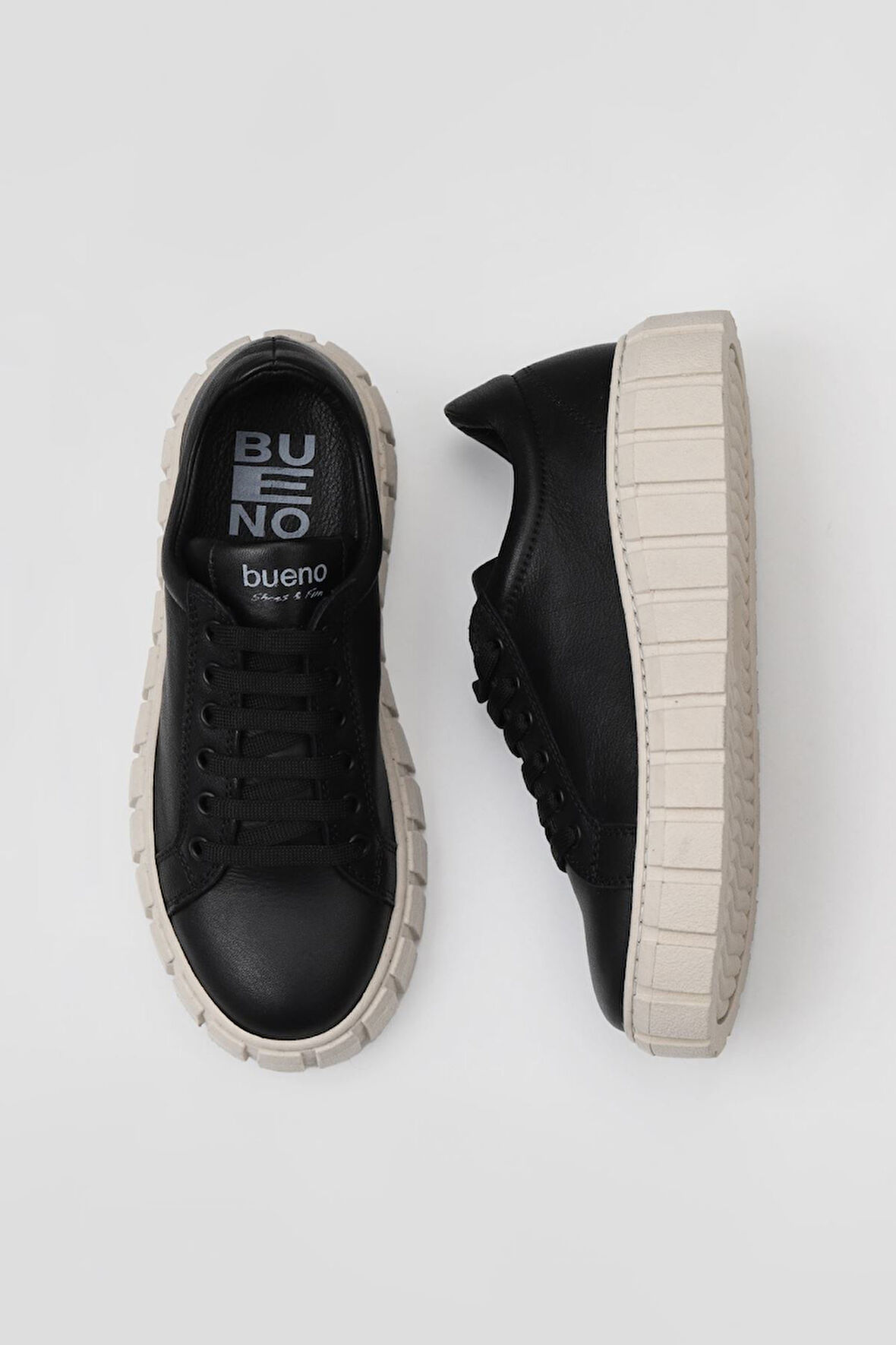Bueno Shoes Siyah Deri Kadın Dolgu Topuklu Spor Ayakkabı 01wt3401