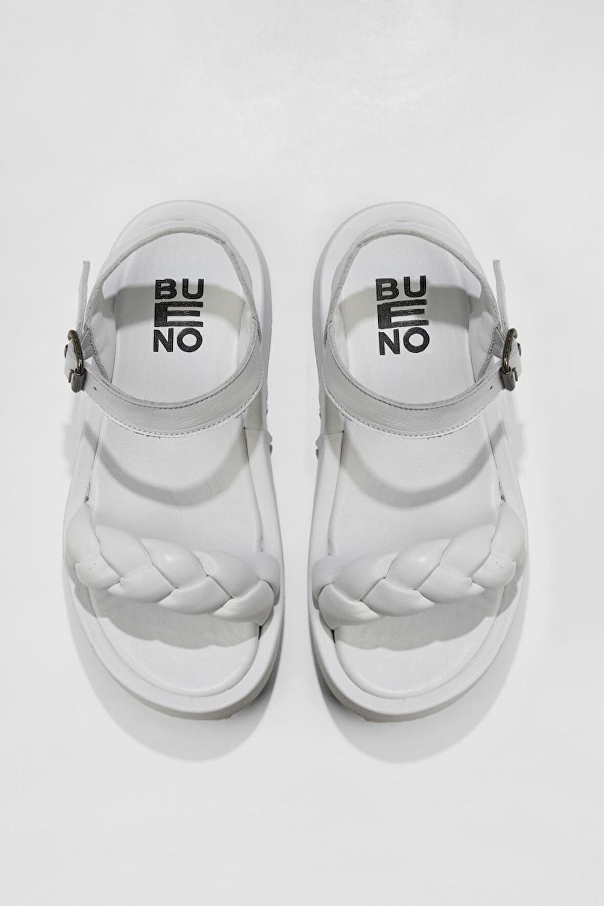 Bueno Shoes Beyaz Deri Kadın Dolgu Topuklu Sandalet 01wu4641