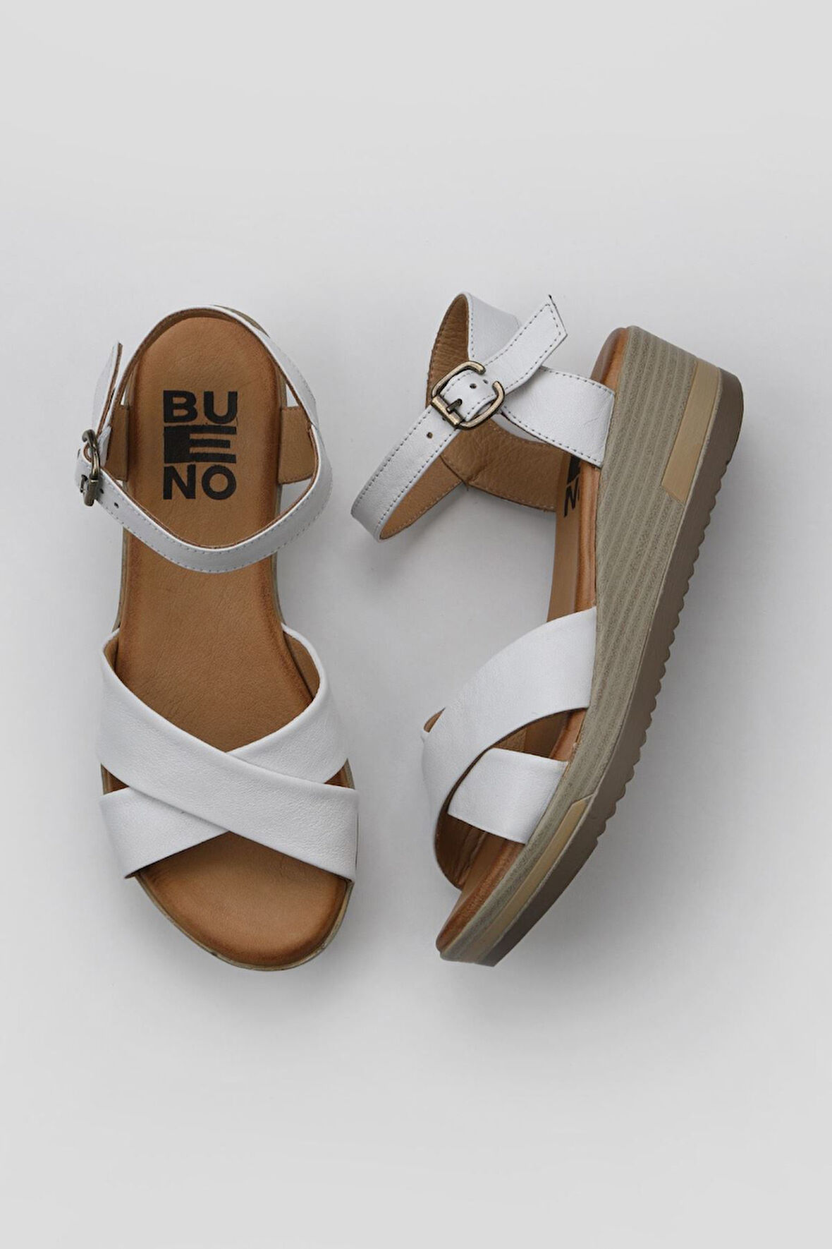 Bueno Shoes Beyaz Deri Kadın Dolgu Topuklu Sandalet 01wl3303