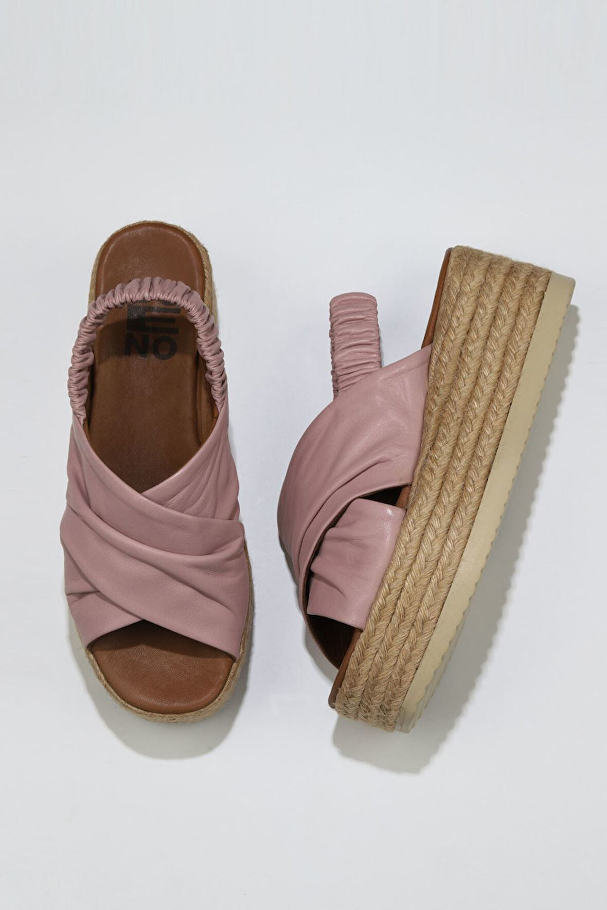 Bueno Shoes Gül Kurusu Deri Kadın Dolgu Topuklu Sandalet 01wu6105