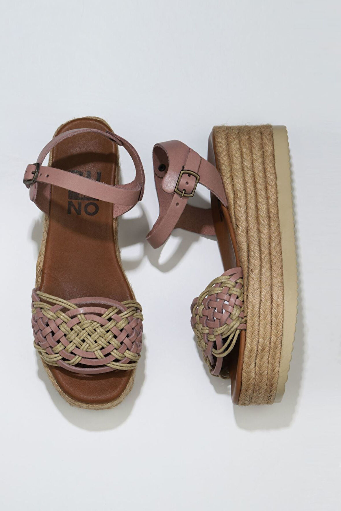 Bueno Shoes Pudra Deri Kadın Dolgu Topuklu Sandalet 01wu6109