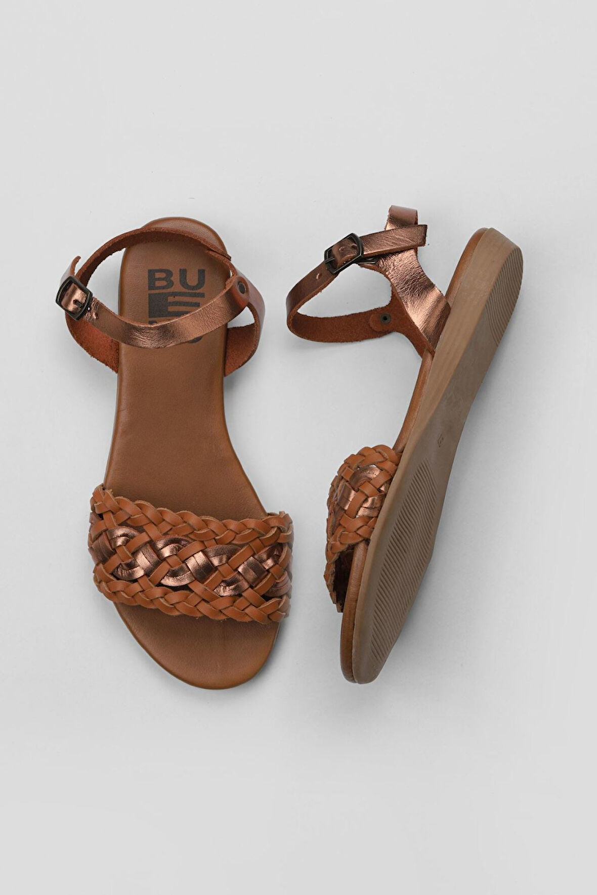 Bueno Shoes Taba Parlak Deri Kadın Düz Sandalet 01wu7449