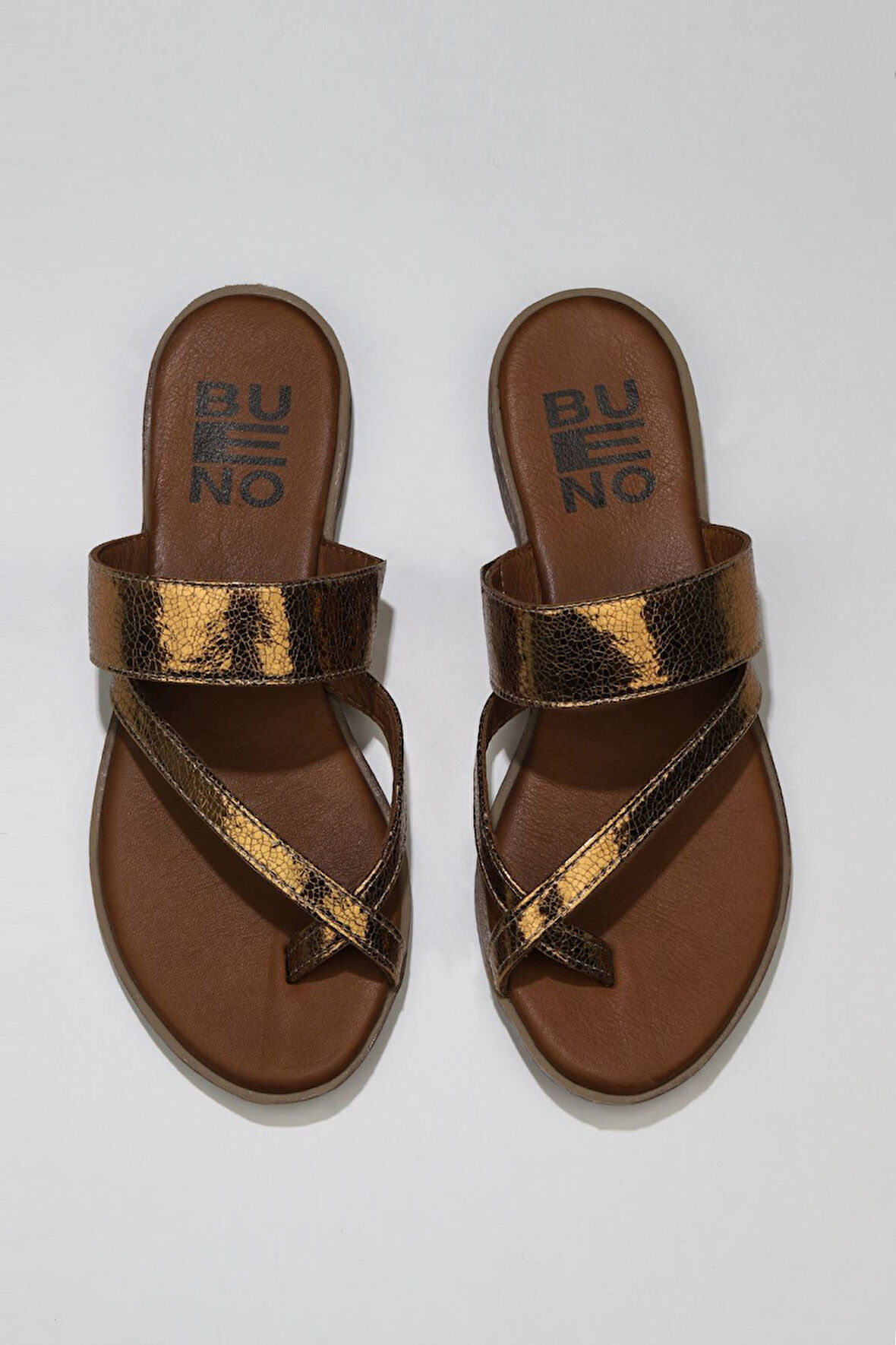 Bueno Shoes Bronz Deri Kadın Parmak Arası Terlik 01wq2012
