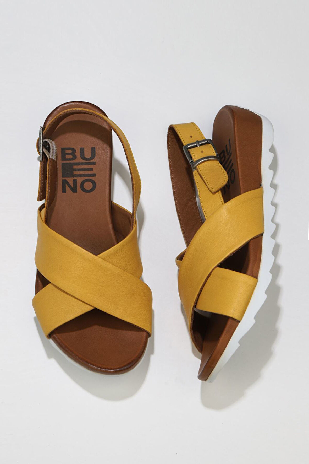Bueno Shoes Sarı Deri Kadın Dolgu Topuklu Sandalet 01wj0800