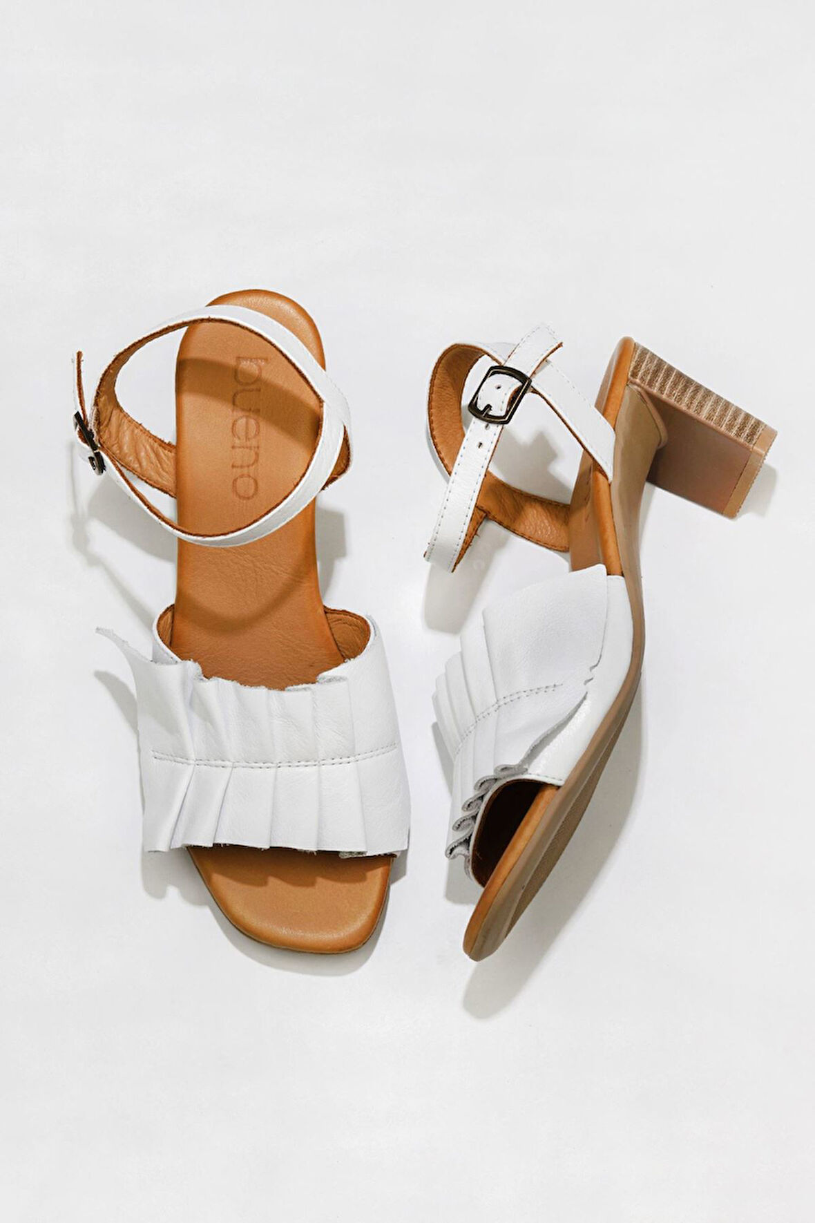 Bueno Shoes Beyaz Deri Kadın Topuklu Sandalet 01wn4000