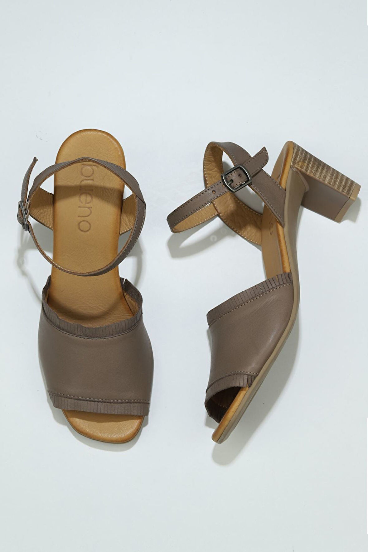 Bueno Shoes Gri Deri Kadın Topuklu Sandalet 01wn4005