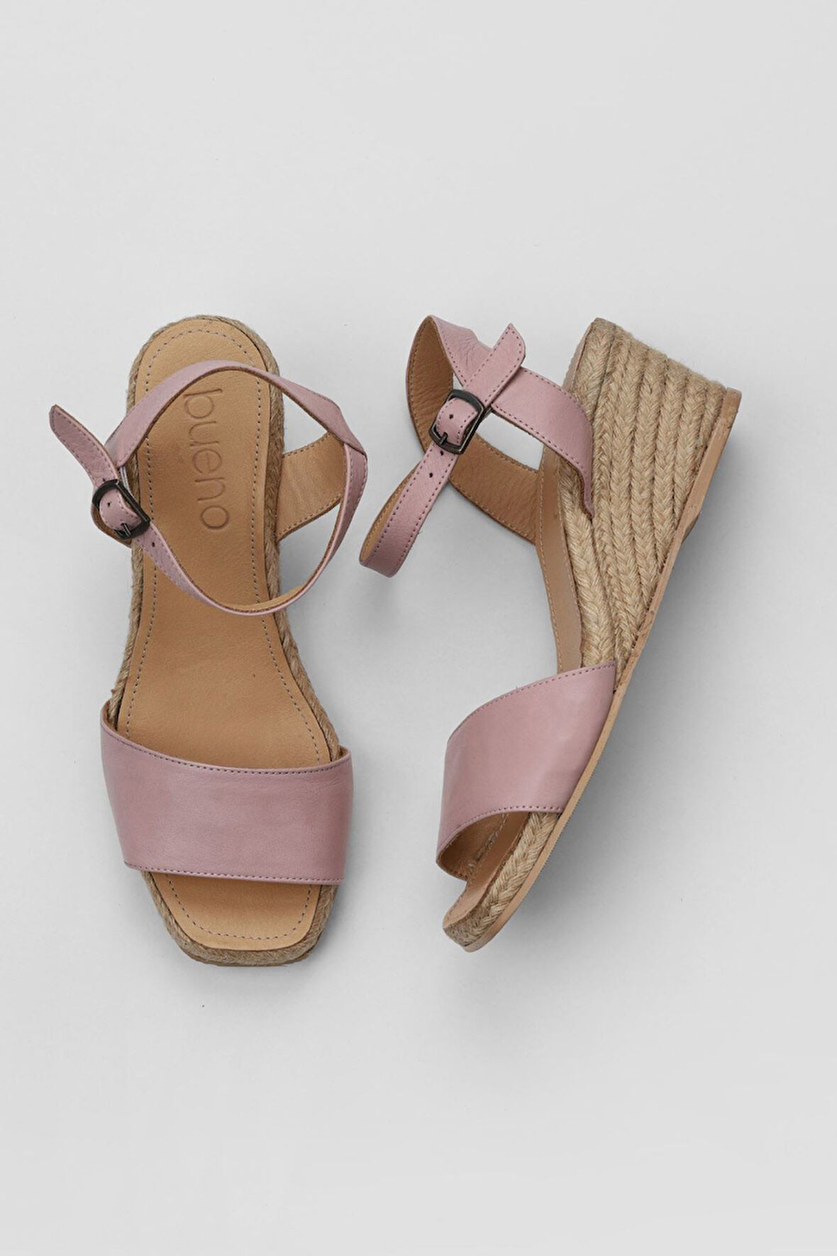 Bueno Shoes Gül Kurusu Deri Kadın Dolgu Topuklu Sandalet 01ws10304