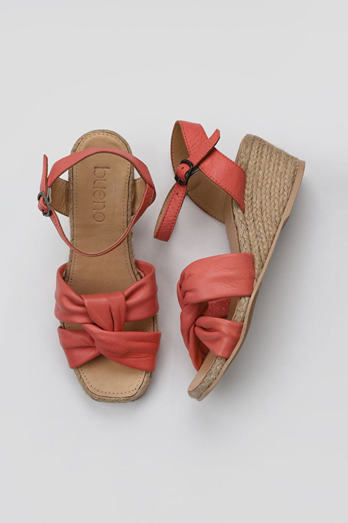 Bueno Shoes Mercan Deri Kadın Dolgu Topuklu Sandalet 01ws10307