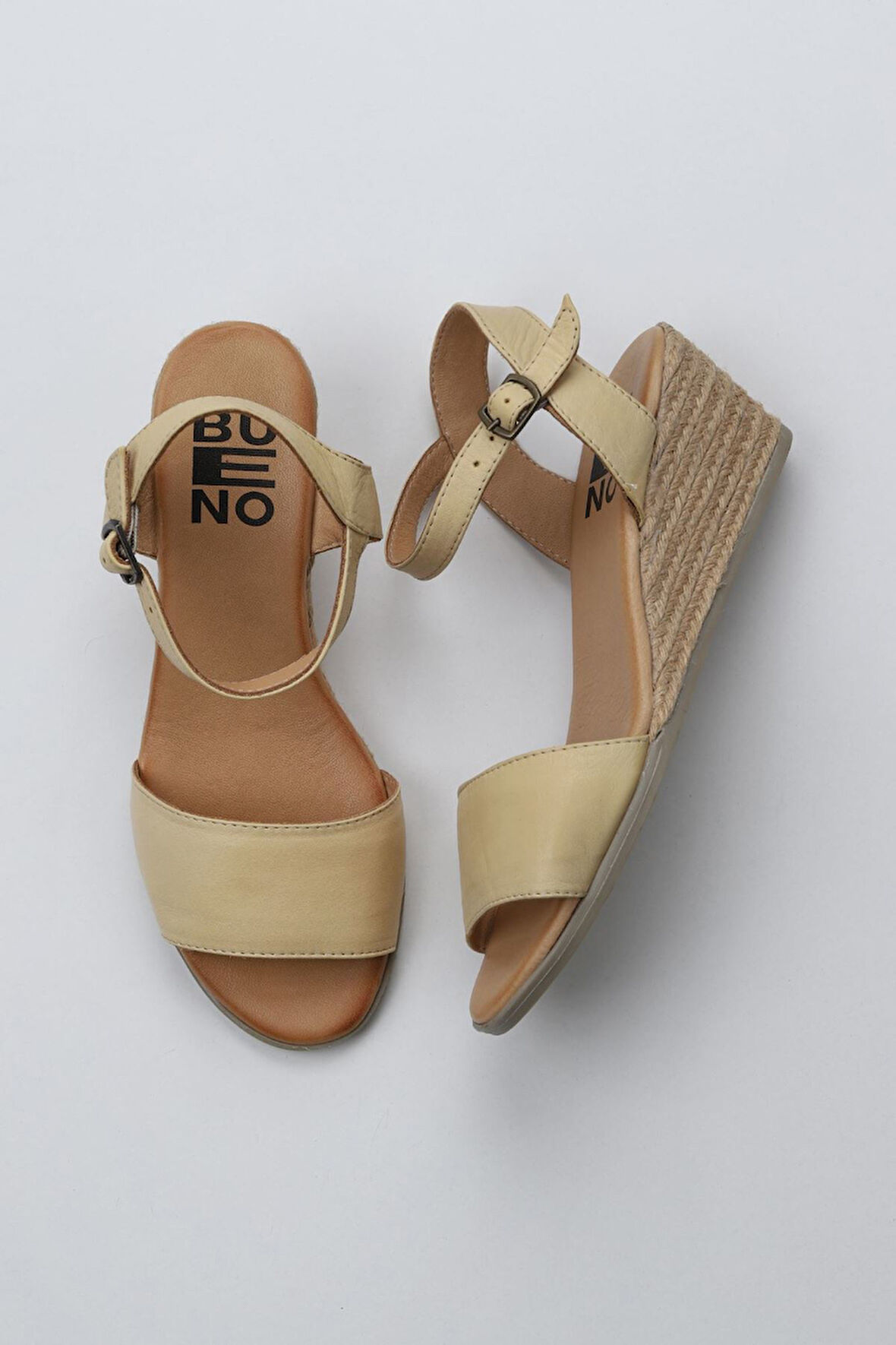 Bueno Shoes Sarı Deri Kadın Dolgu Topuklu Sandalet 01ws11101