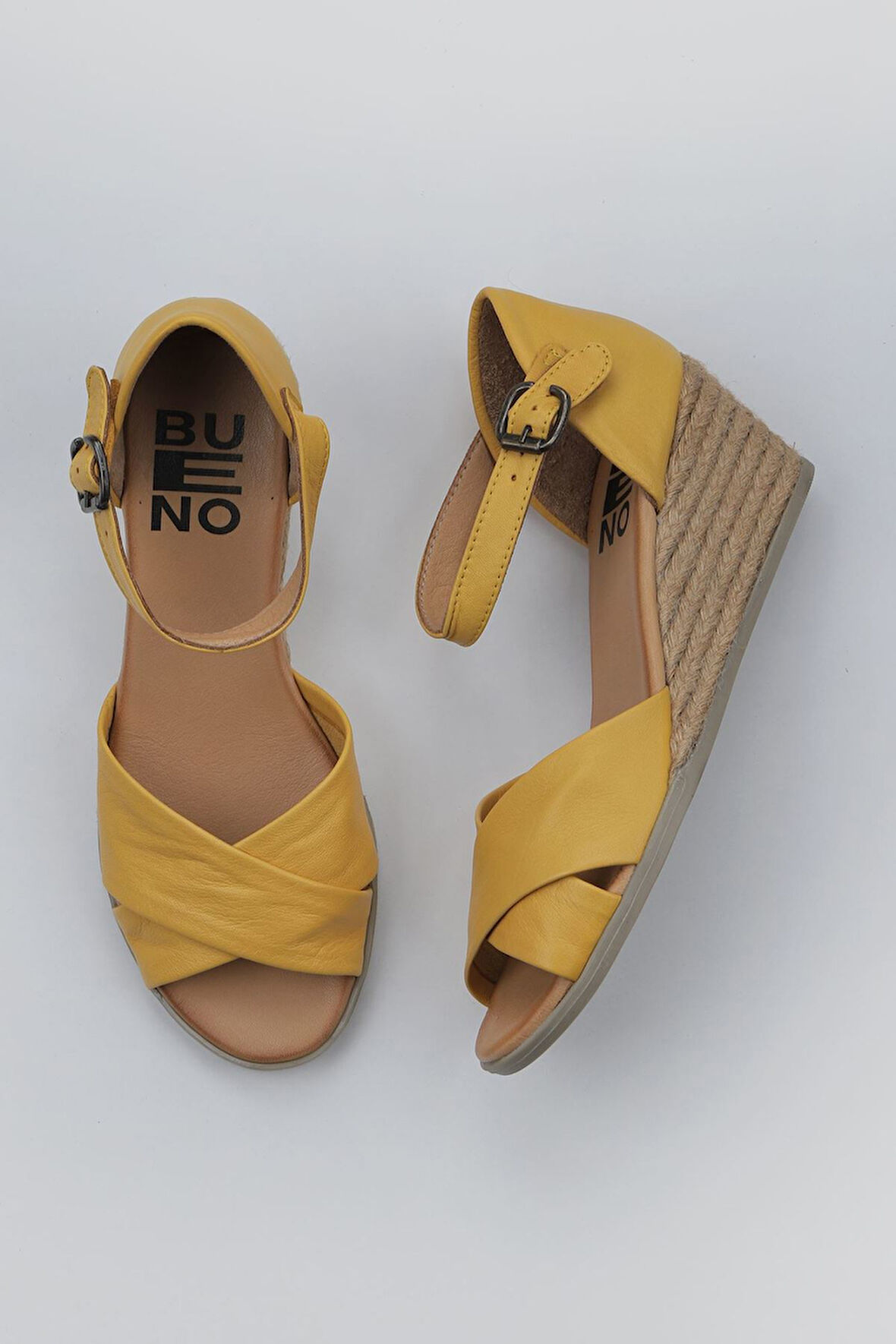 Bueno Shoes Sarı Deri Kadın Dolgu Topuklu Sandalet 01ws11102