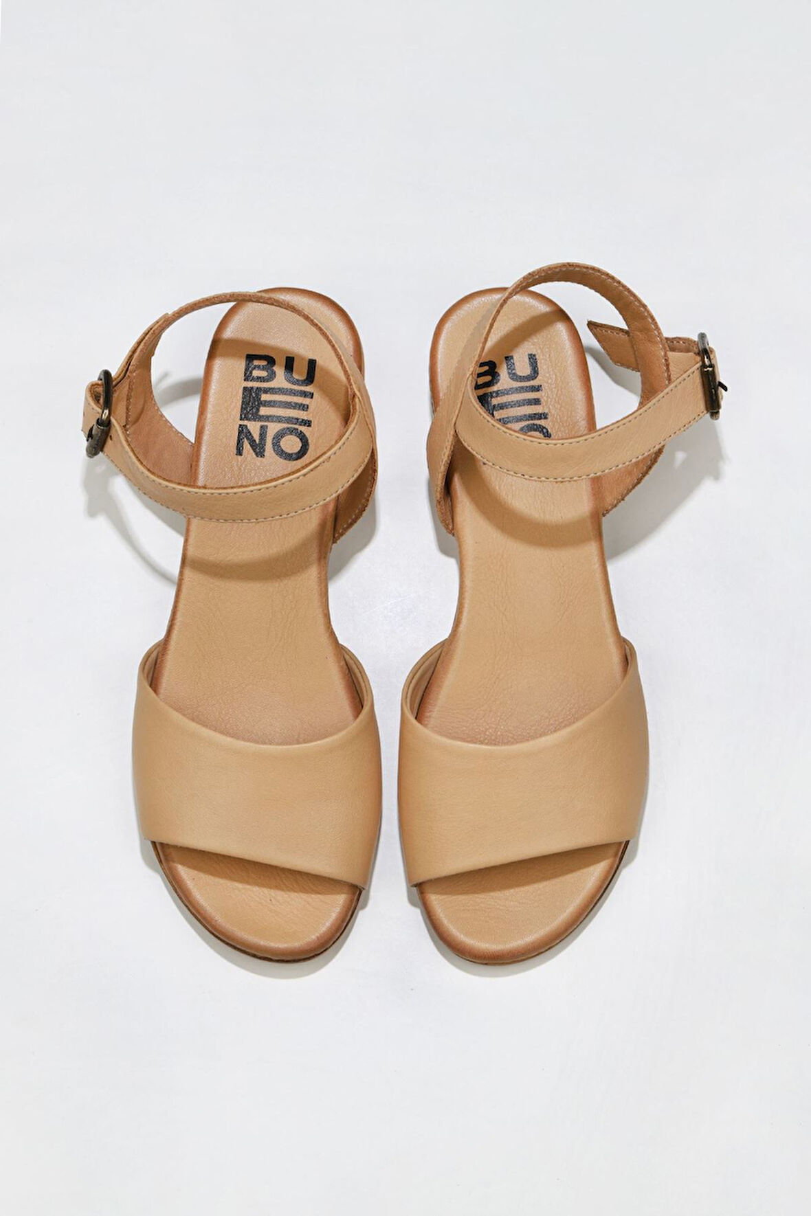 Bueno Shoes Bej Deri Kadın Düz Sandalet 01wu3101