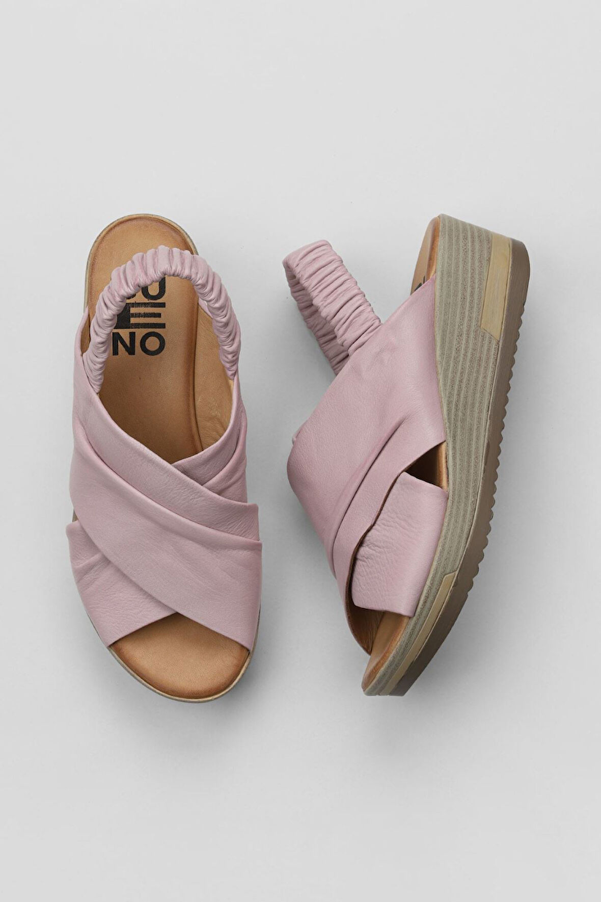 Bueno Shoes Pembe Deri Kadın Dolgu Topuklu Sandalet 01wu5700