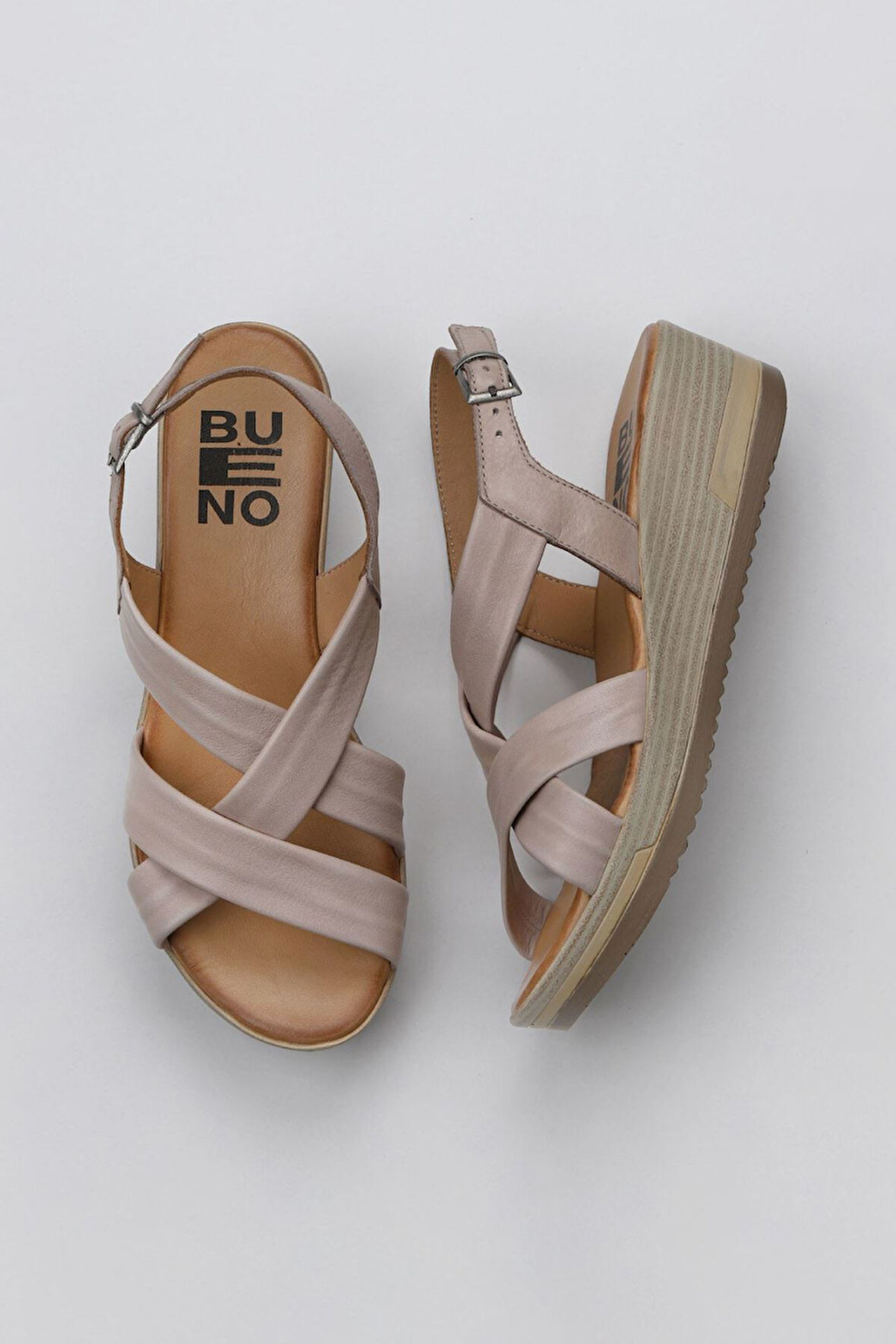Bueno Shoes Gri Deri Kadın Dolgu Topuklu Sandalet 01wu5701