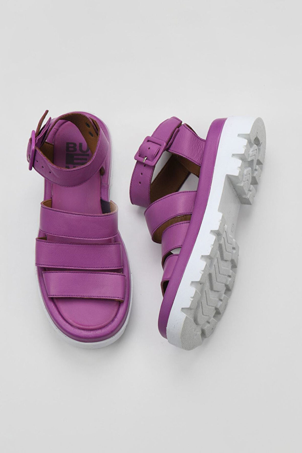 Bueno Shoes Lila Deri Kadın Dolgu Topuklu Sandalet 01wu7305