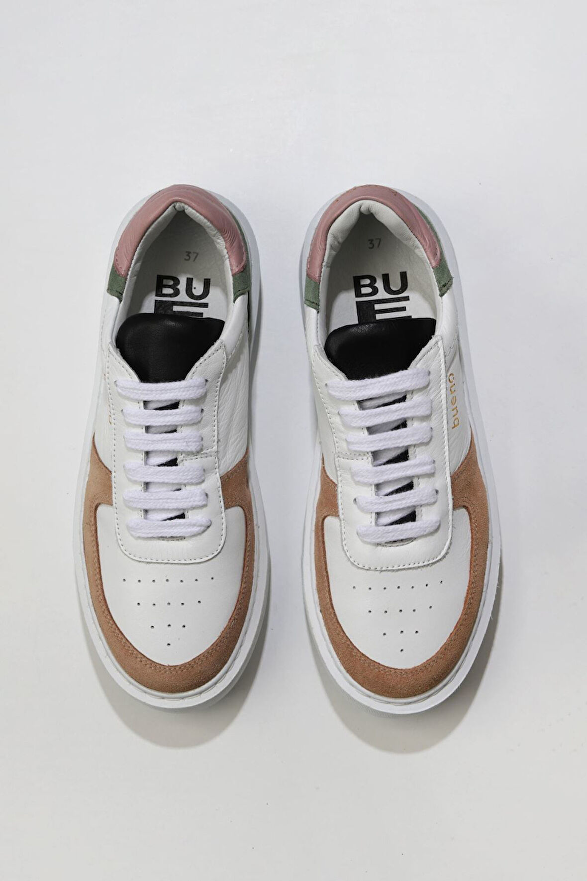 Bueno Shoes Beyaz Gül Kurusu Deri-süet Kadın Düz Ayakkabı 01wu10304