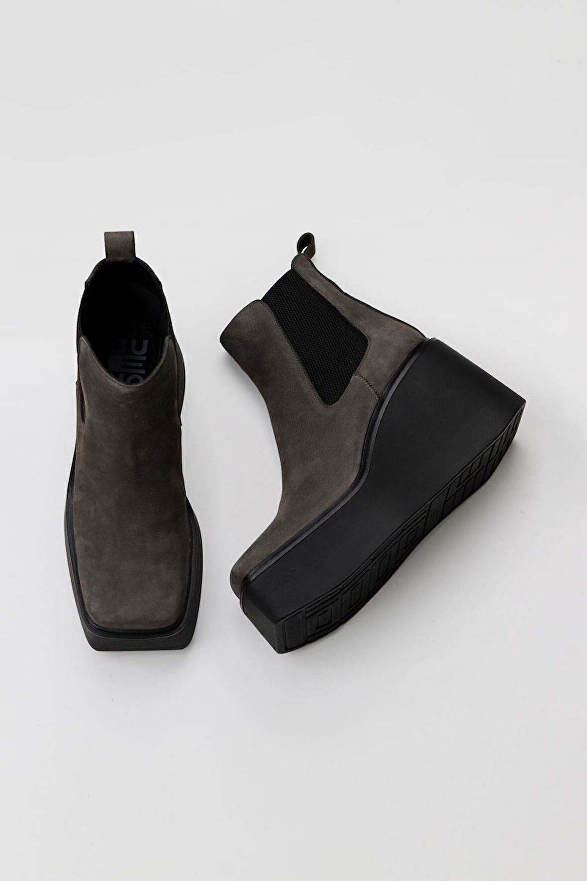 Bueno Shoes Gri Koyu Nubuk Kadın Dolgu Topuklu Bot 01wv1700