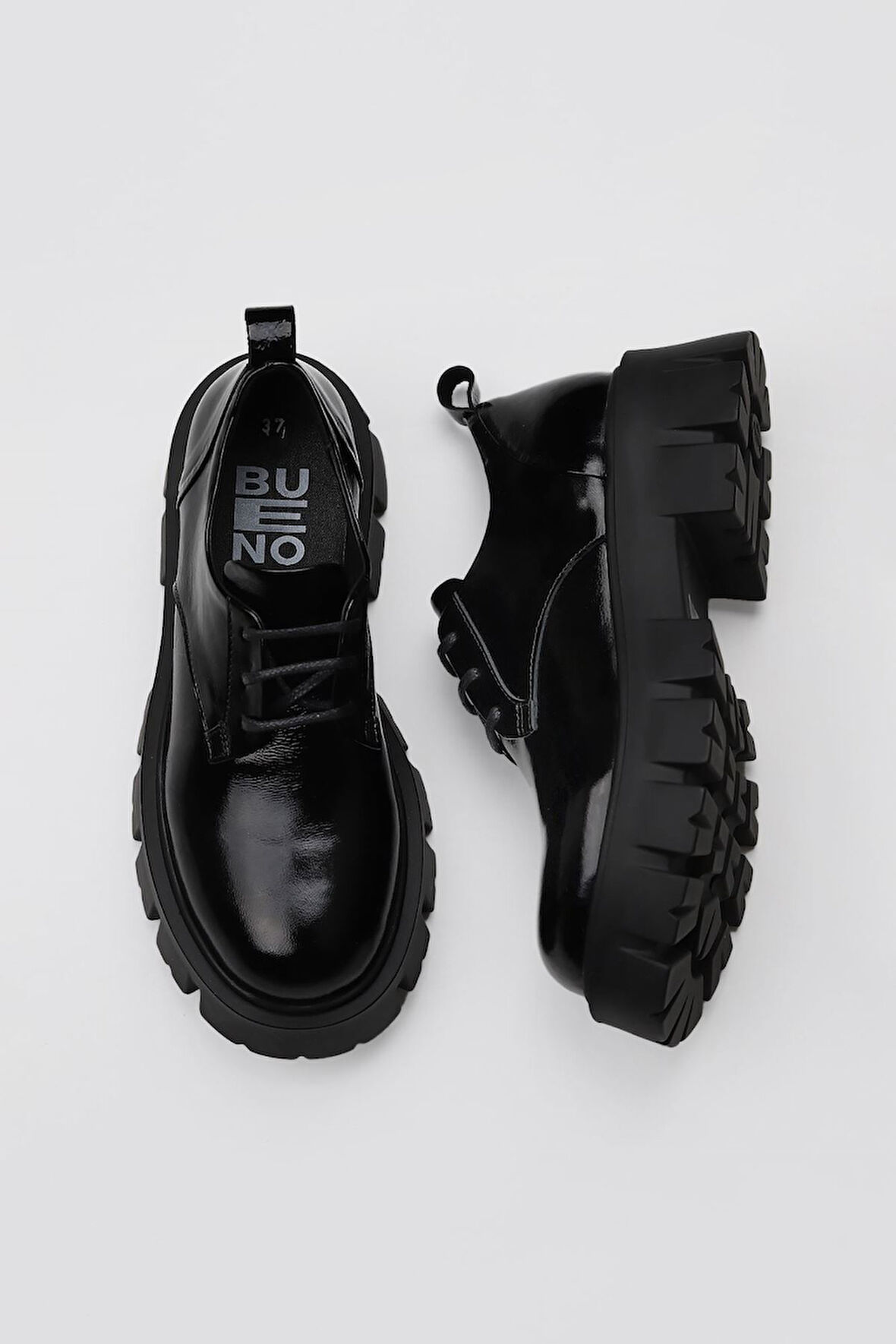 Bueno Shoes Siyah Kırışık Rugan Kadın Dolgu Topuklu Ayakkabı 01wv4611