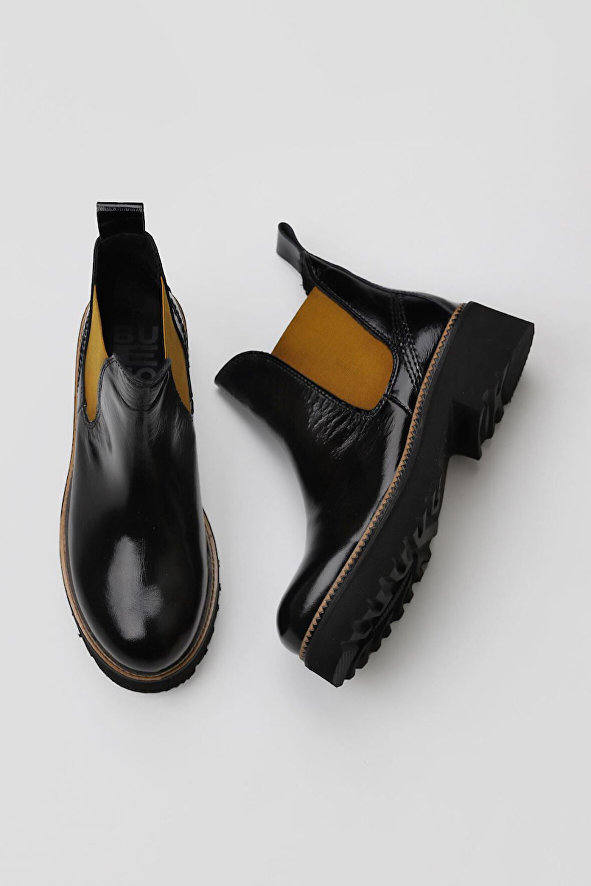 Bueno Shoes Siyah Kırışık Rugan Kadın Düz Bot 01wt0801