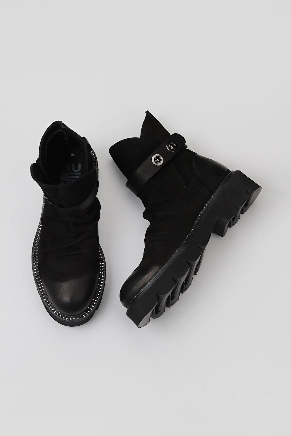 Bueno Shoes Siyah Nubuk Kadın Düz Bot 01wr3408