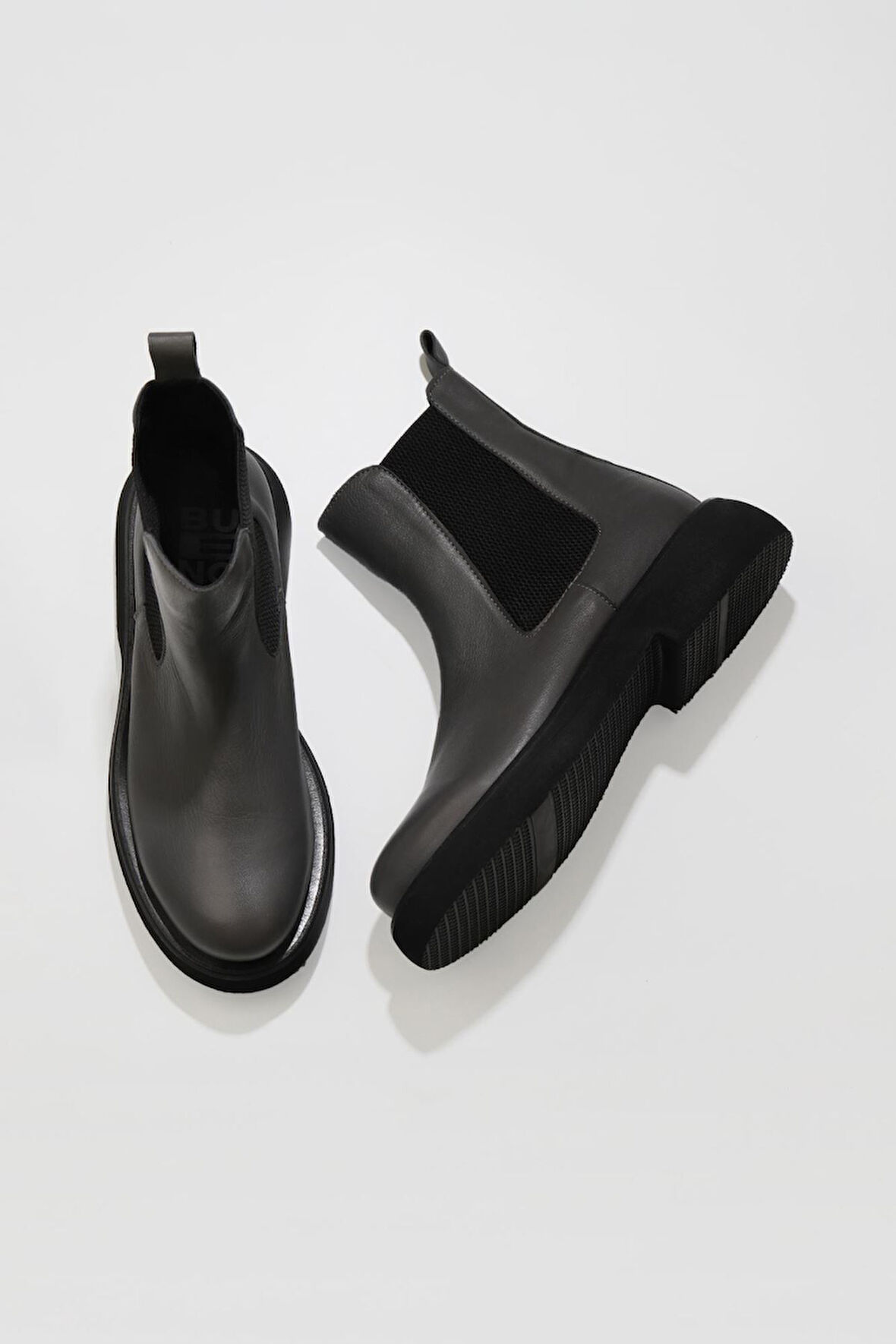 Bueno Shoes Gri Koyu Deri Kadın Düz Bot 01wt0508