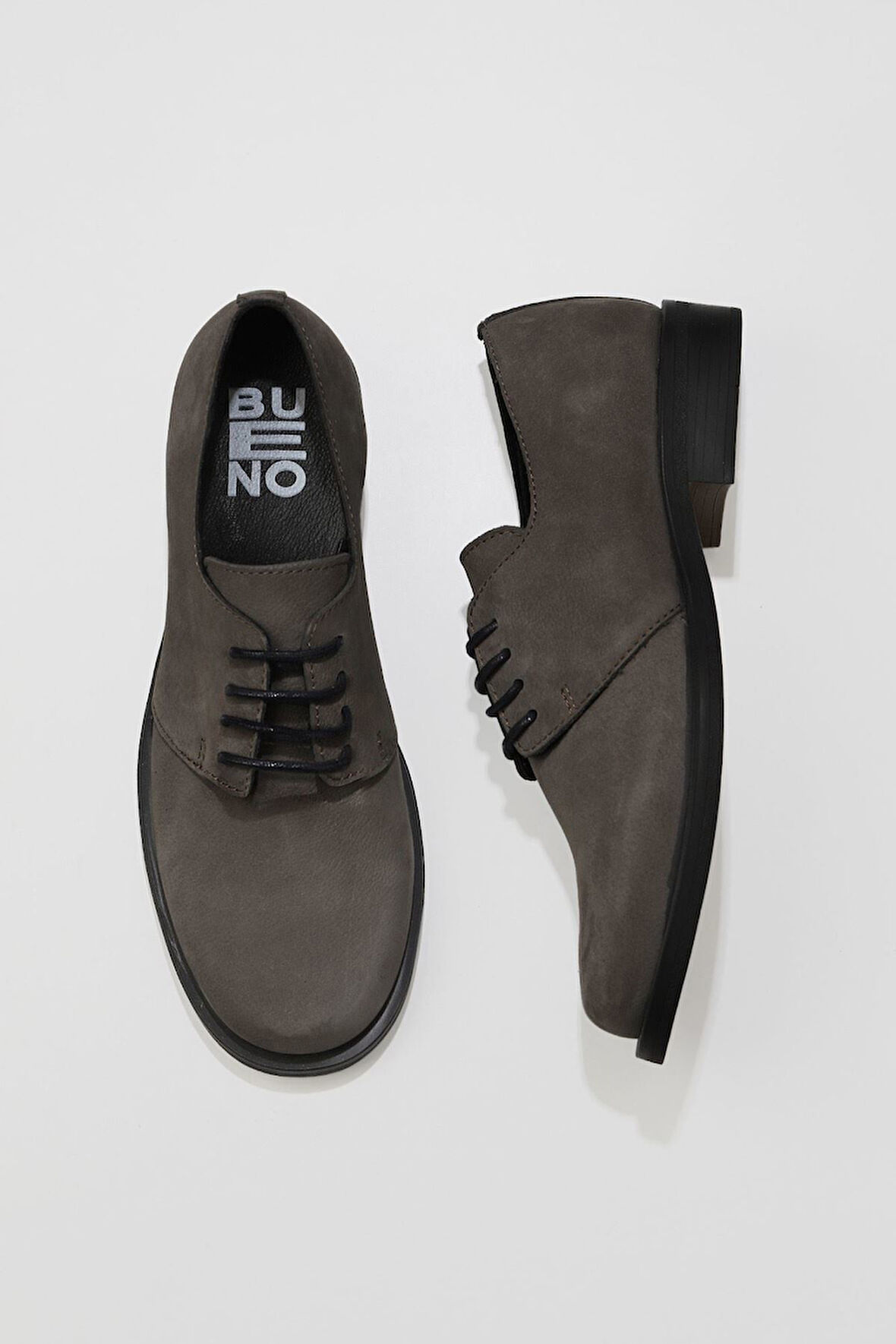 Bueno Shoes Gri Koyu Nubuk Kadın Düz Ayakkabı 01wv8600