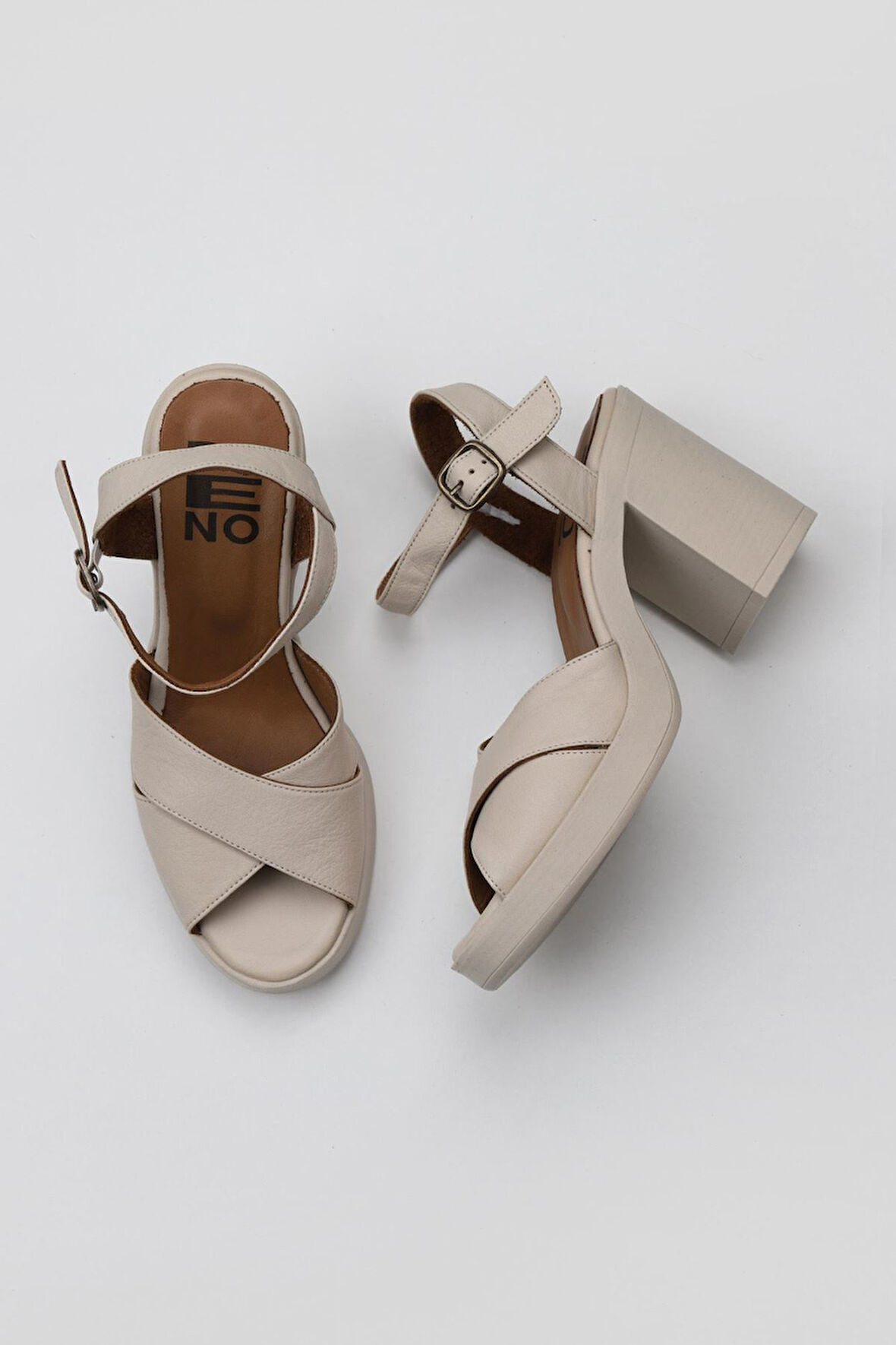 Bueno Shoes Krem Deri Kadın Topuklu Sandalet 01wy12301