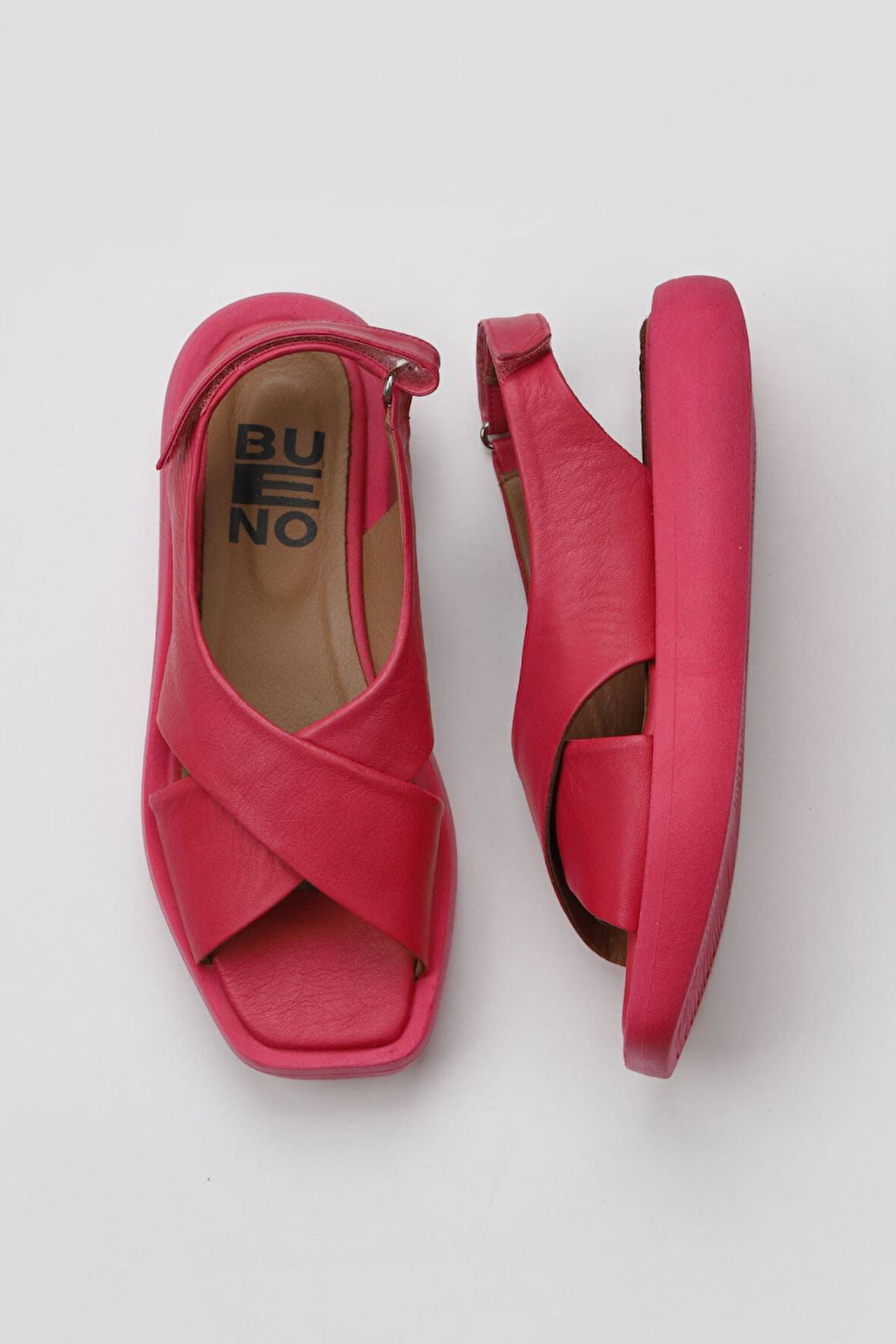 Bueno Shoes Fuşya Deri Kadın Dolgu Topuklu Sandalet 01wy1012