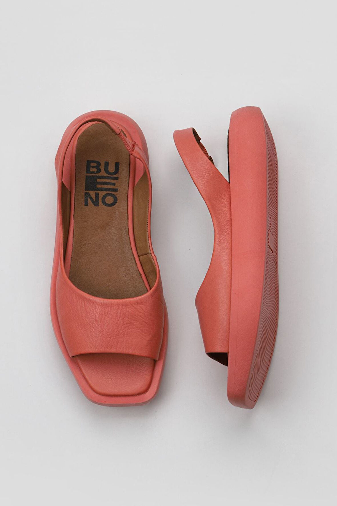 Bueno Shoes Mercan Deri Kadın Dolgu Topuklu Sandalet 01wy1014
