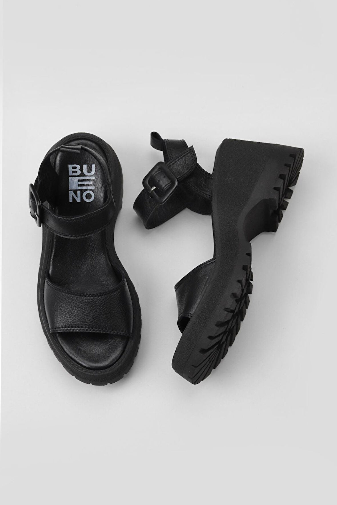 Bueno Shoes Siyah Deri Kadın Dolgu Topuklu Sandalet 01wy12600