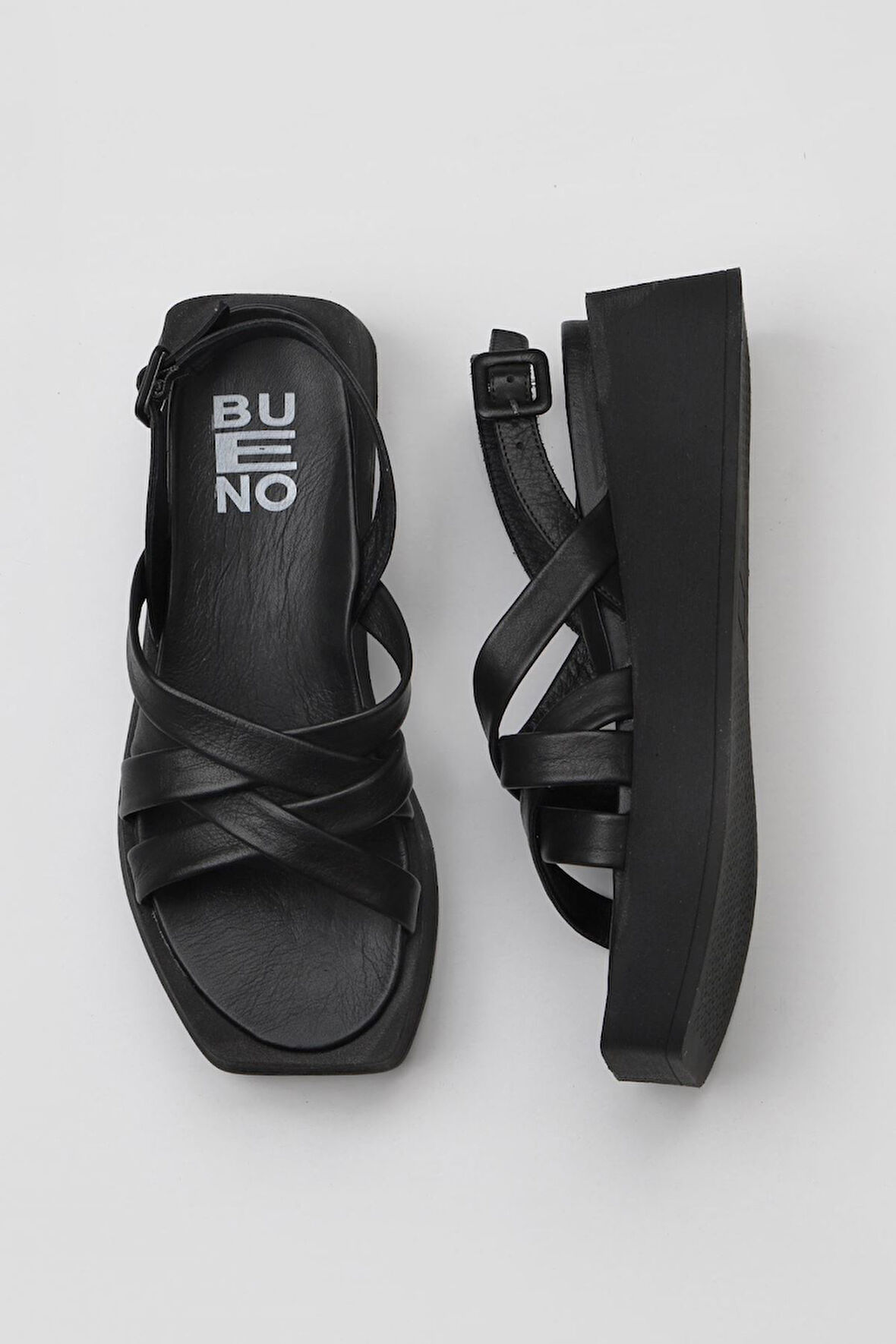 Bueno Shoes Siyah Deri Kadın Dolgu Topuklu Sandalet 01wy5904