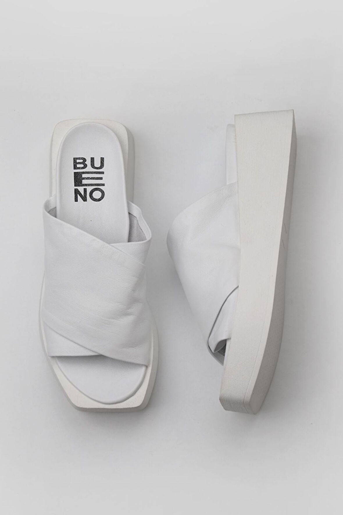 Bueno Shoes Beyaz Deri Kadın Dolgu Topuklu Terlik 01wy5906