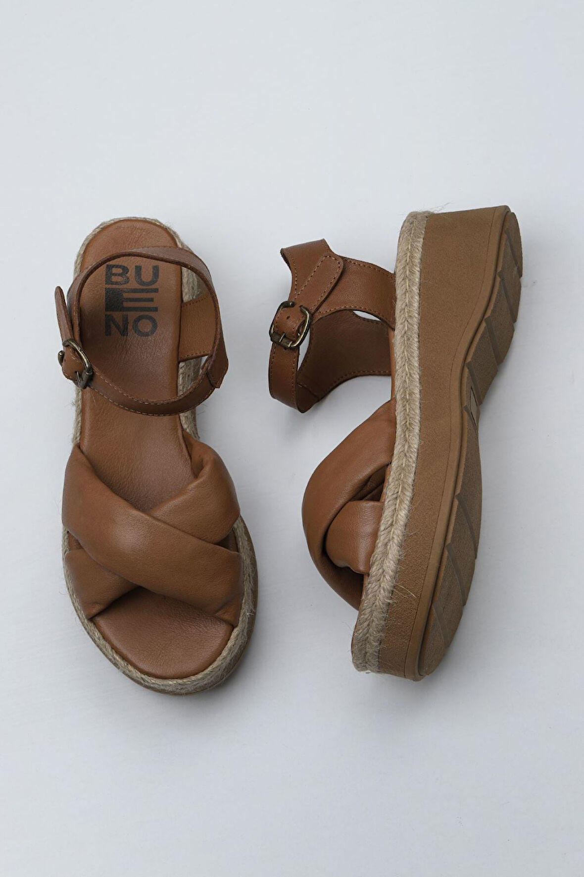 Bueno Shoes Kahverengi Deri Kadın Dolgu Topuklu Sandalet 01wy8204