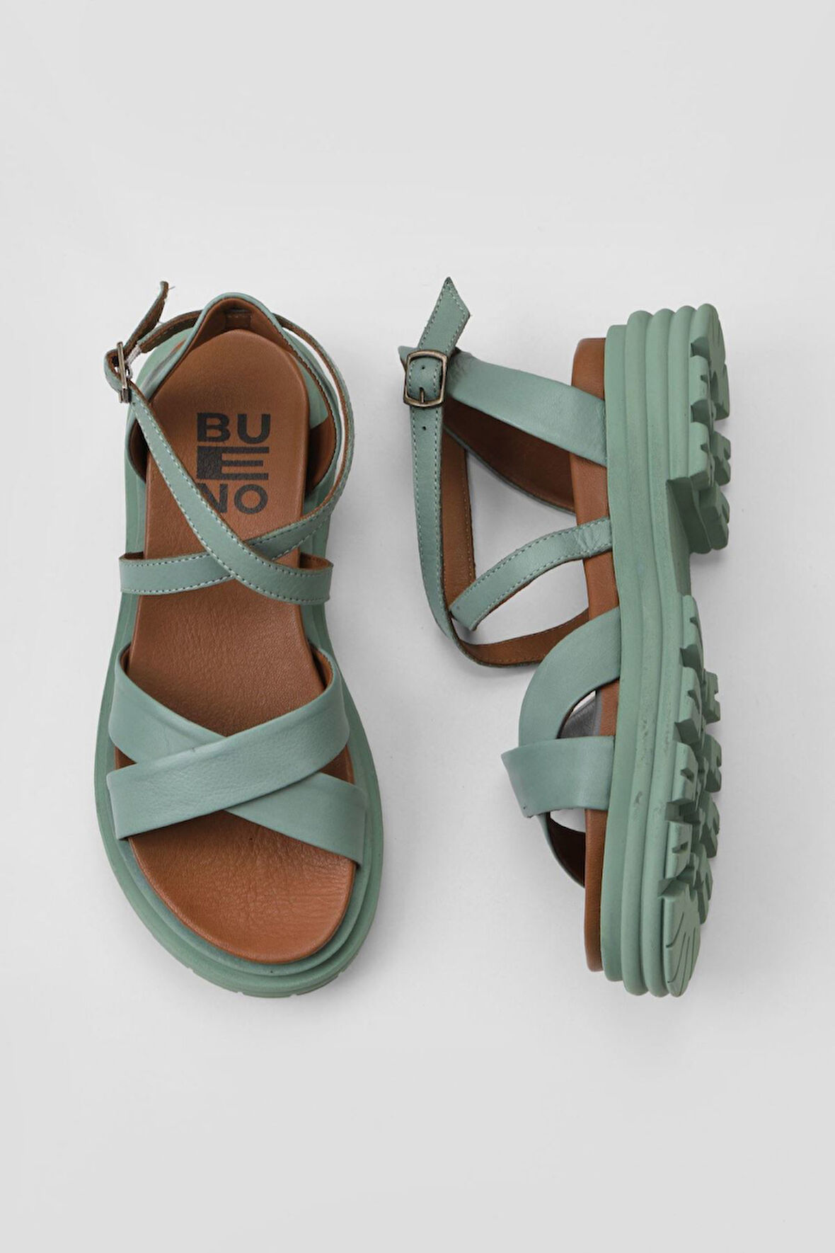 Bueno Shoes Yeşil Açık Deri Kadın Dolgu Topuklu Sandalet 01wy8305