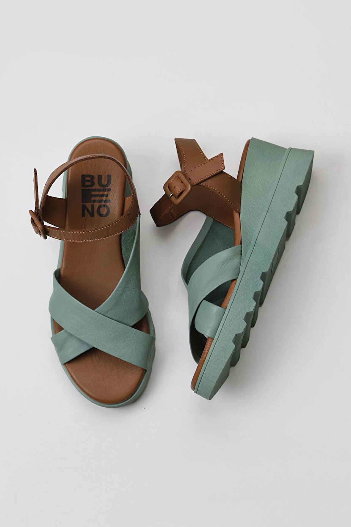 Bueno Shoes Yeşil Kahve Deri Kadın Dolgu Topuklu Sandalet 01wy8601