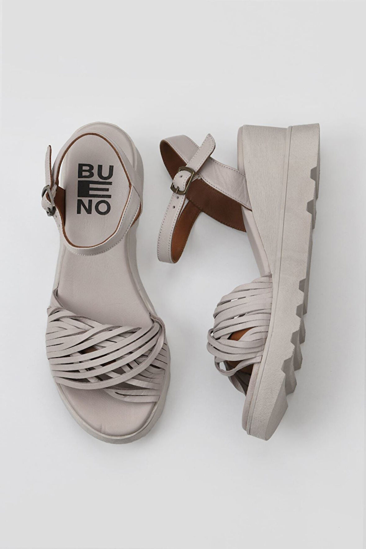 Bueno Shoes Gri Deri Kadın Dolgu Topuklu Sandalet 01wy8609