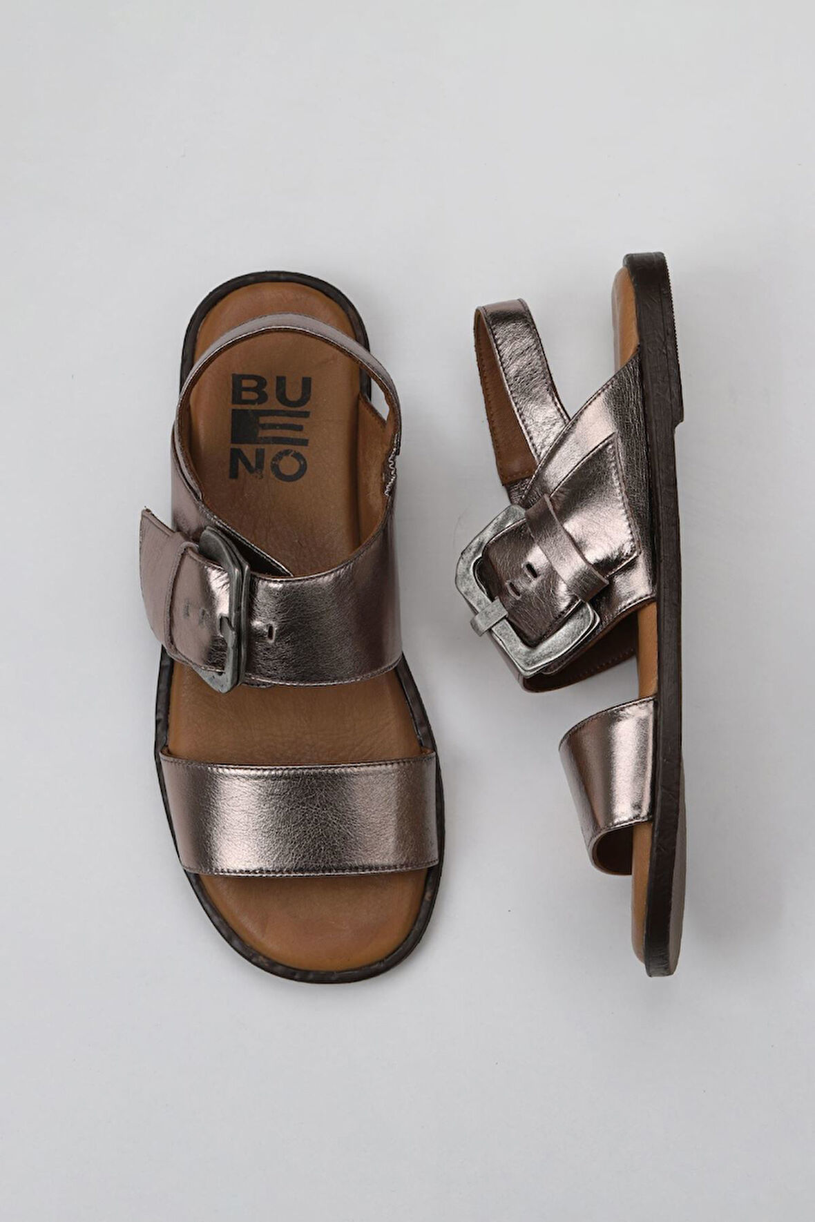 Bueno Shoes Gri Parlak Deri Kadın Sandalet 01wy2013