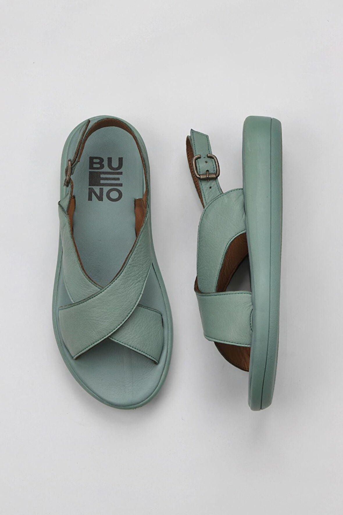 Bueno Shoes Yeşil Açık Deri Kadın Dolgu Topuklu Sandalet 01wy2302