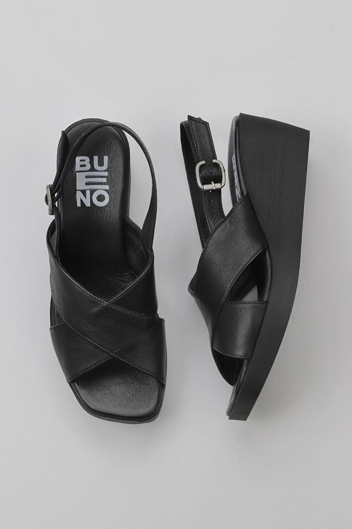 Bueno Shoes Siyah Deri Kadın Dolgu Topuklu Sandalet 01wy2411