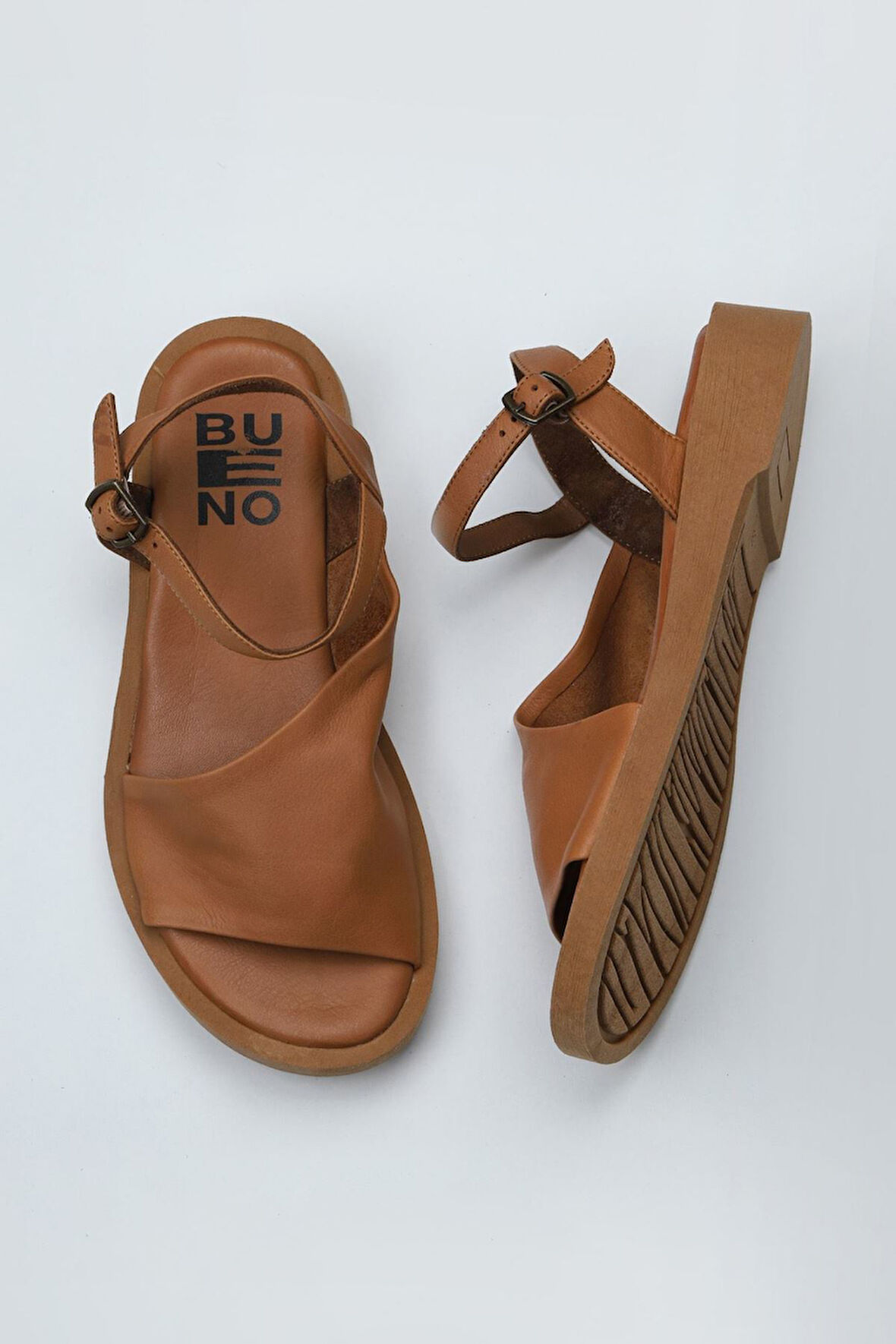 Bueno Shoes Taba Koyu Deri Kadın Düz Sandalet 01wy2901