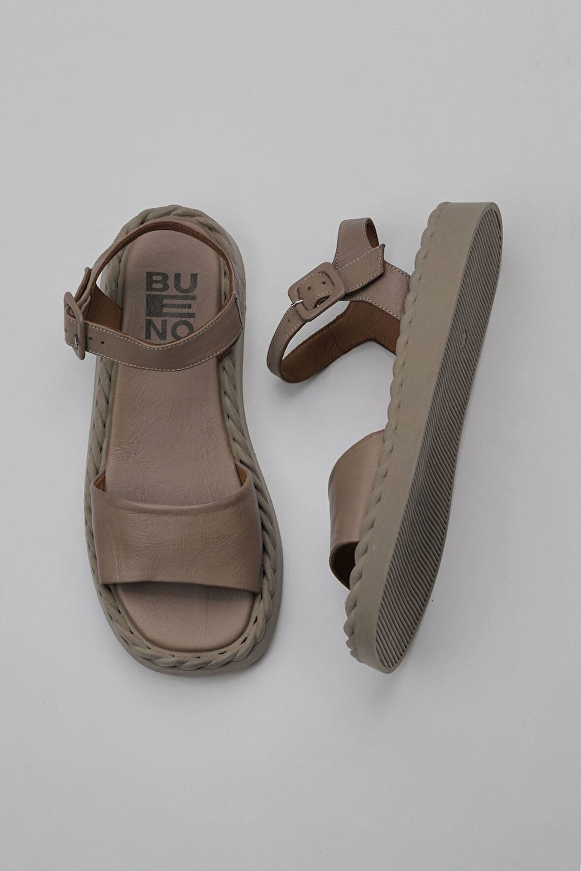 Bueno Shoes Gri Deri Kadın Düz Sandalet 01wy9100