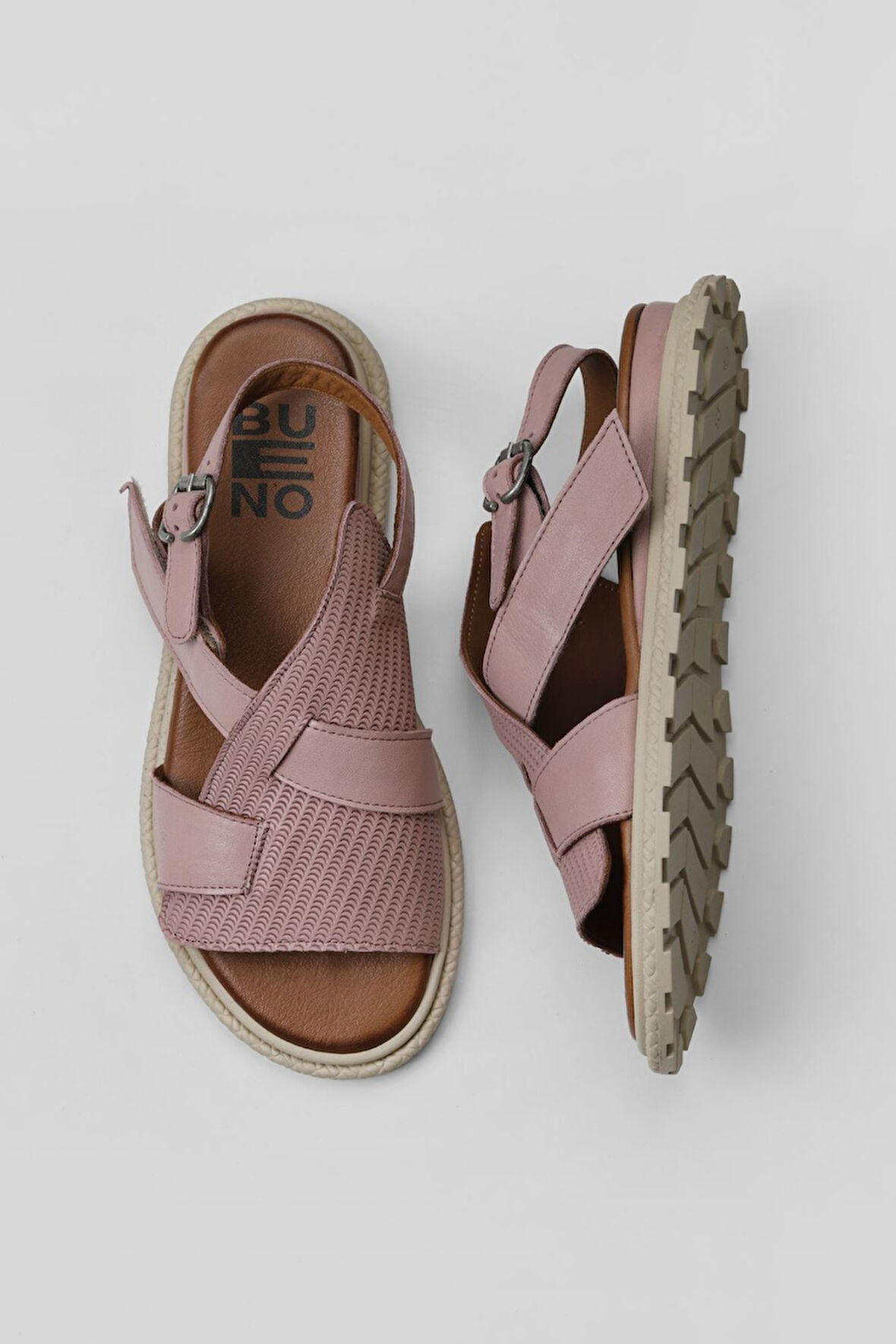 Bueno Shoes Gül Kurusu Deri Kadın Düz Sandalet 01wy5401