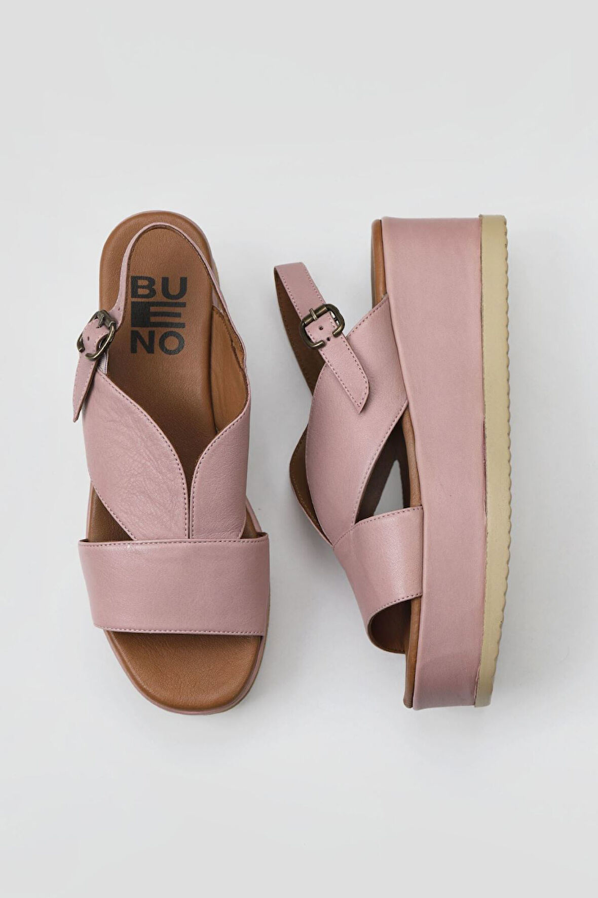 Bueno Shoes Gül Kurusu Deri Kadın Dolgu Topuklu Sandalet 01wy5800